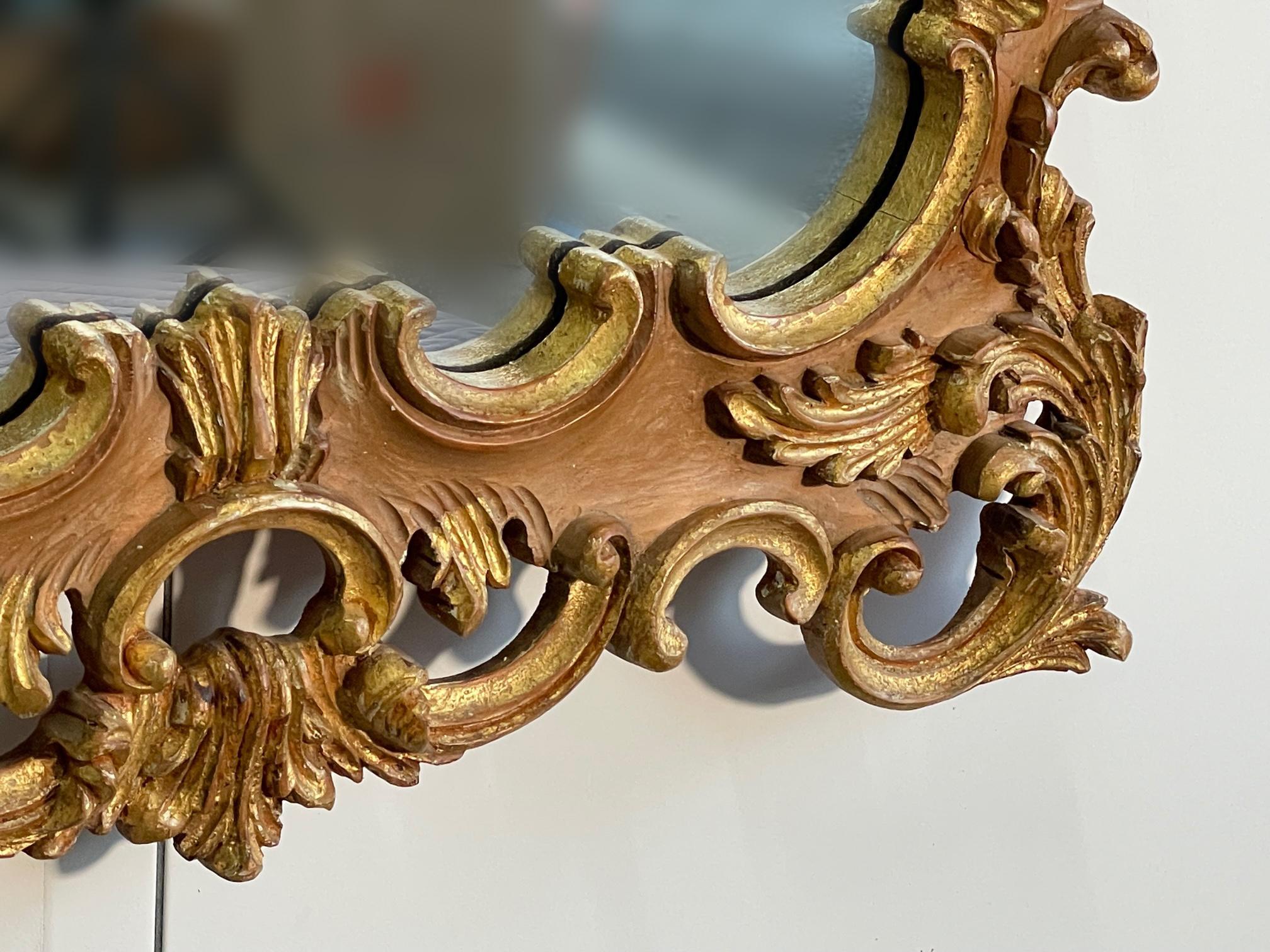 20ième siècle Miroir mural console en bois doré italien Pierce sculpté