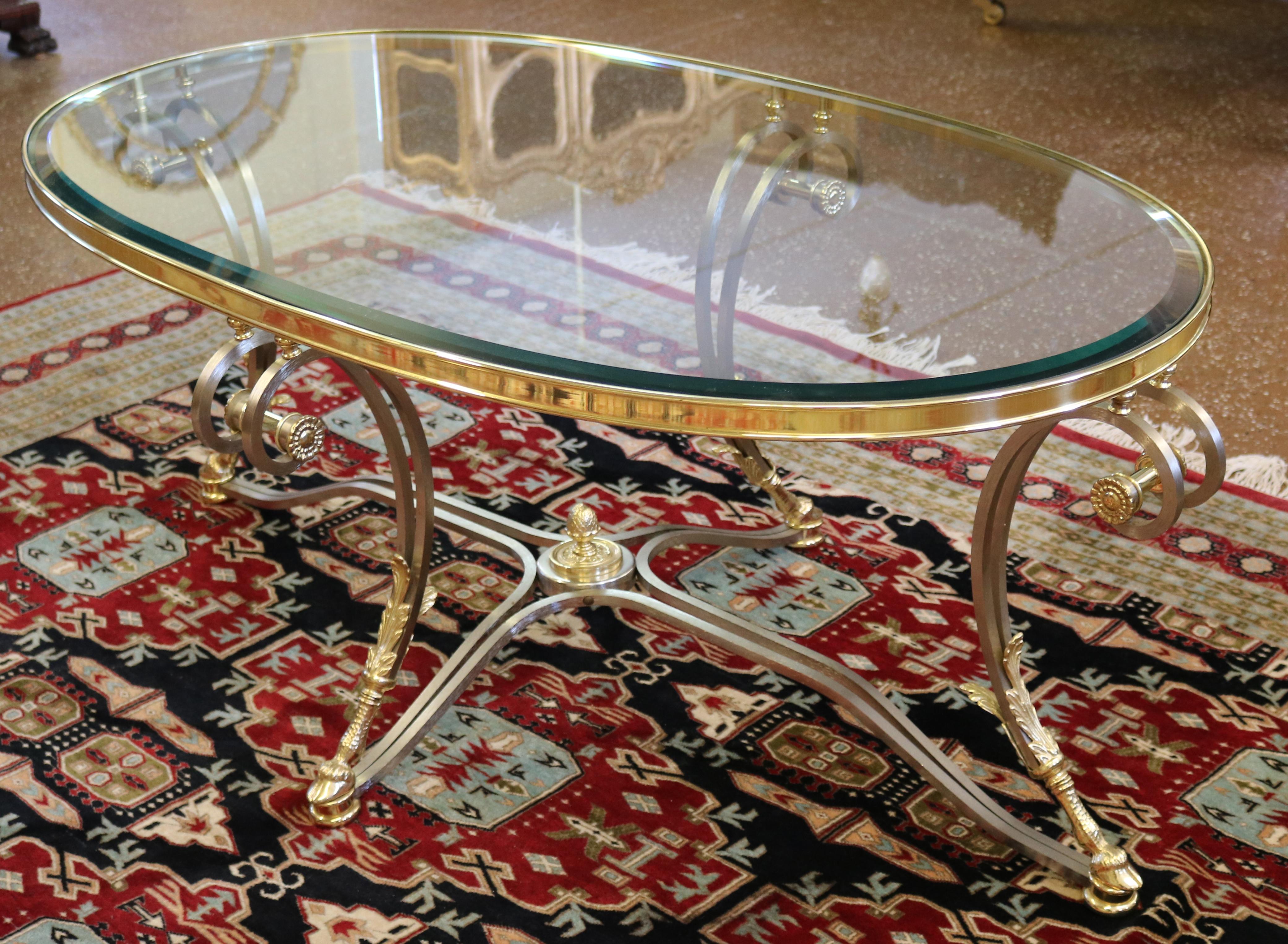 Vintage Labarge Table à cocktail de style Louis XV en acier et laiton avec plateau en verre

Dimensions : 54