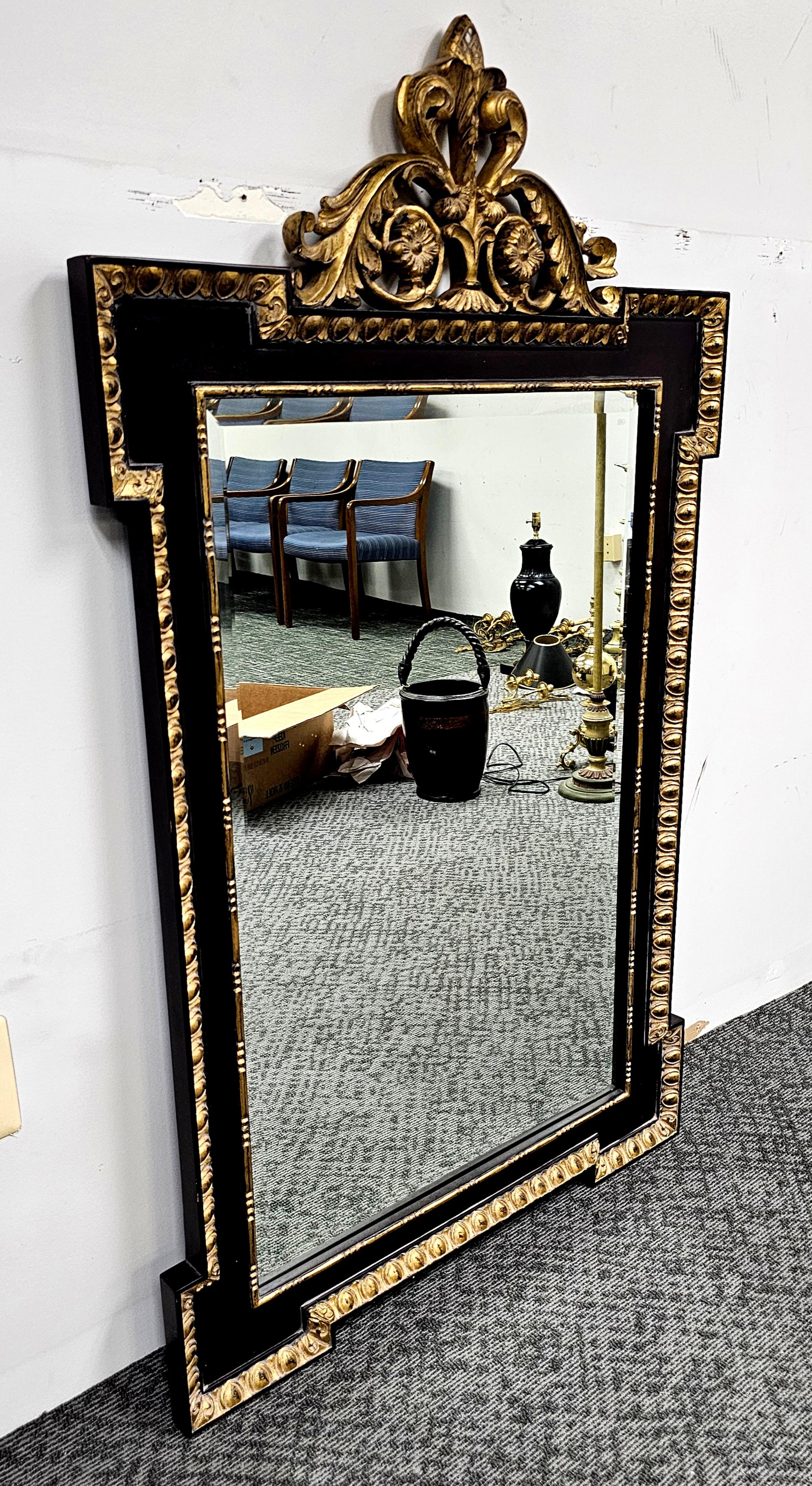 Sculpté Labarge Miroir de style Napoléon III Patial doré et ébonisé en vente