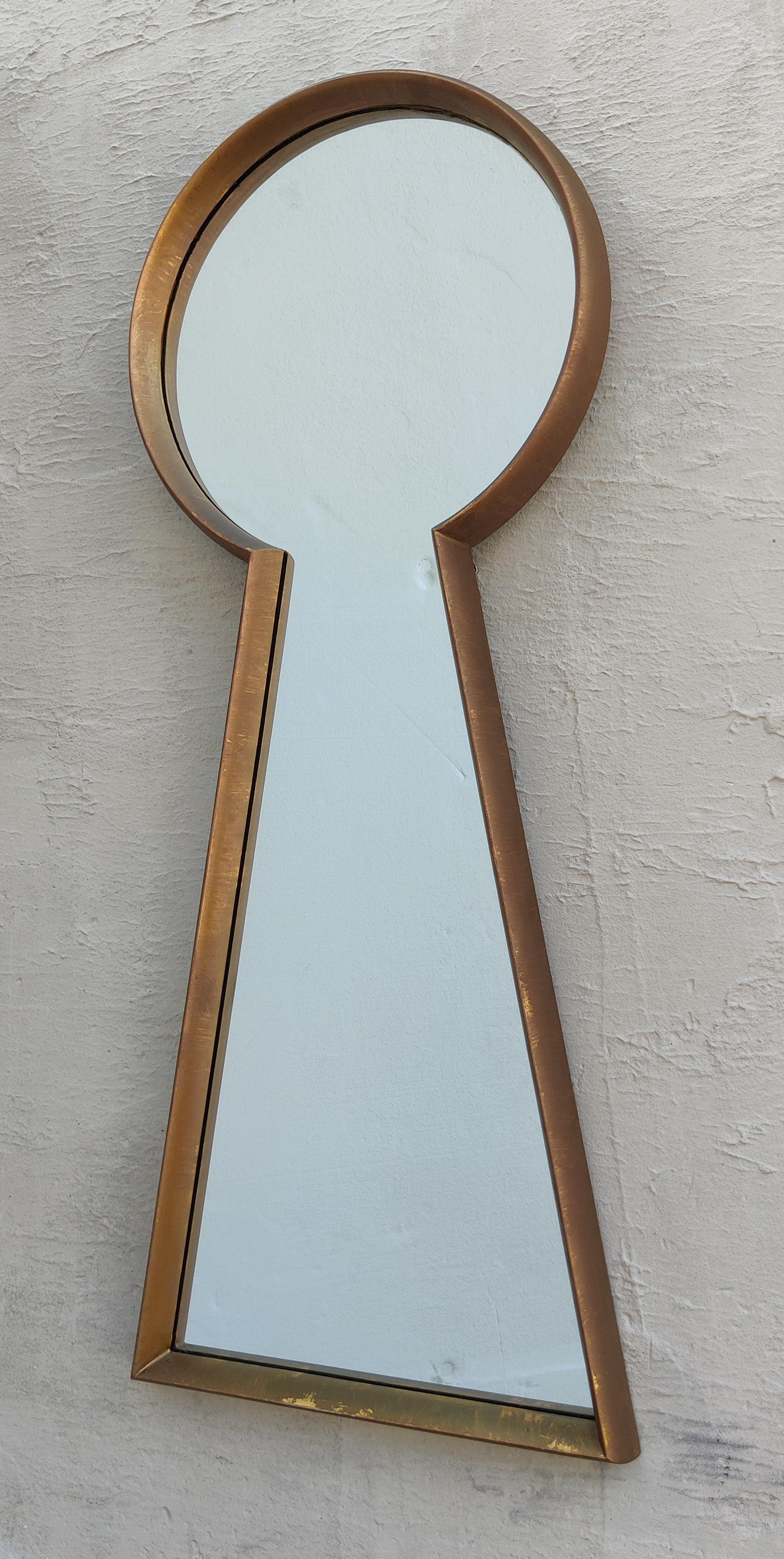 American LaBarge Style Mid-Century Modern Gilt Wood Frame Keyhole Shaped Mirror 1960s