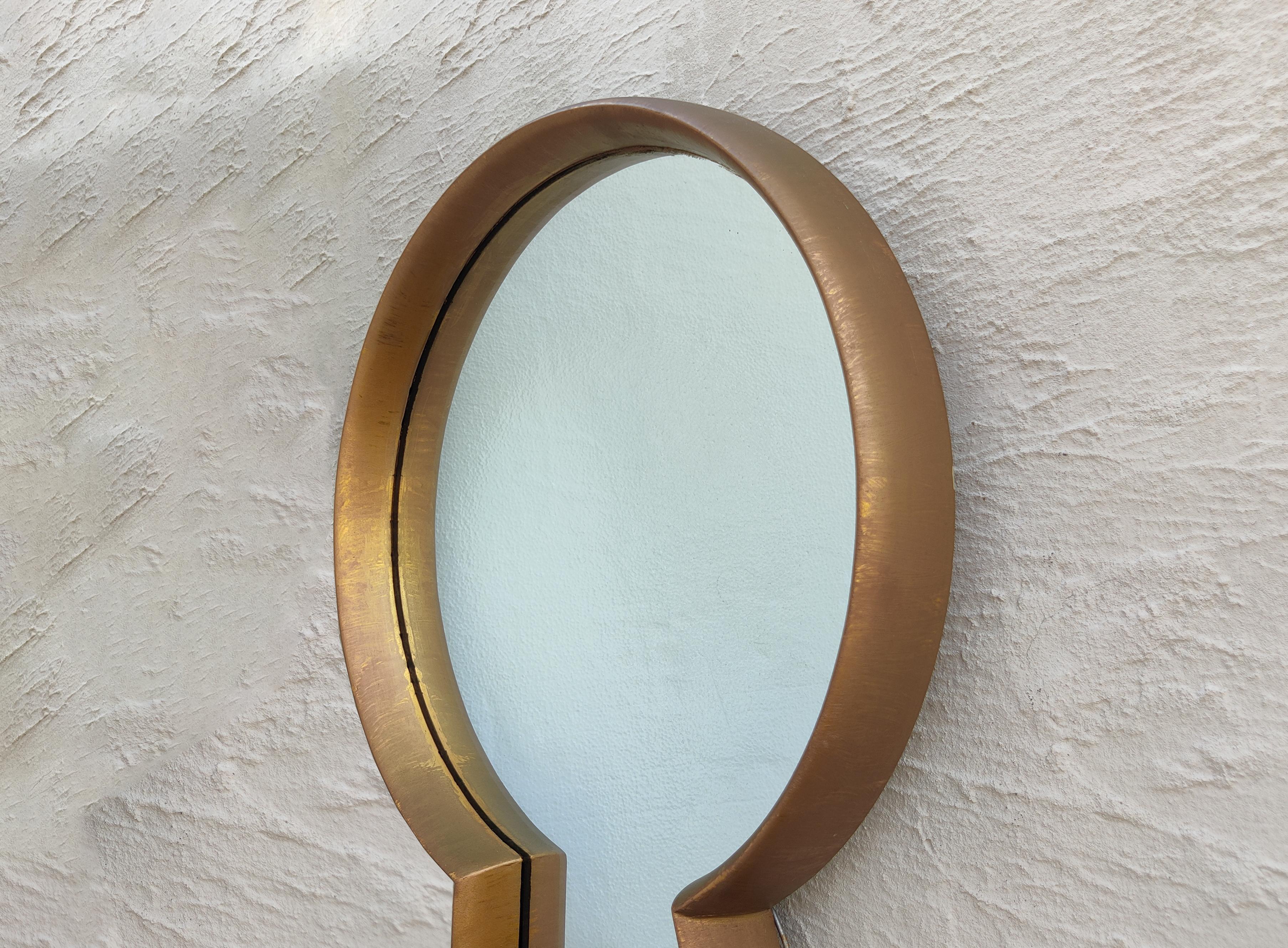 LaBarge Style Mid-Century Modern Gilt Wood Frame Keyhole Shaped Mirror 1960s In Good Condition In Philadelphia, PA