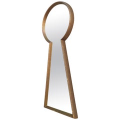 Espejo en forma de ojo de cerradura con marco de madera dorada de estilo moderno de mediados de siglo LaBarge Años 60