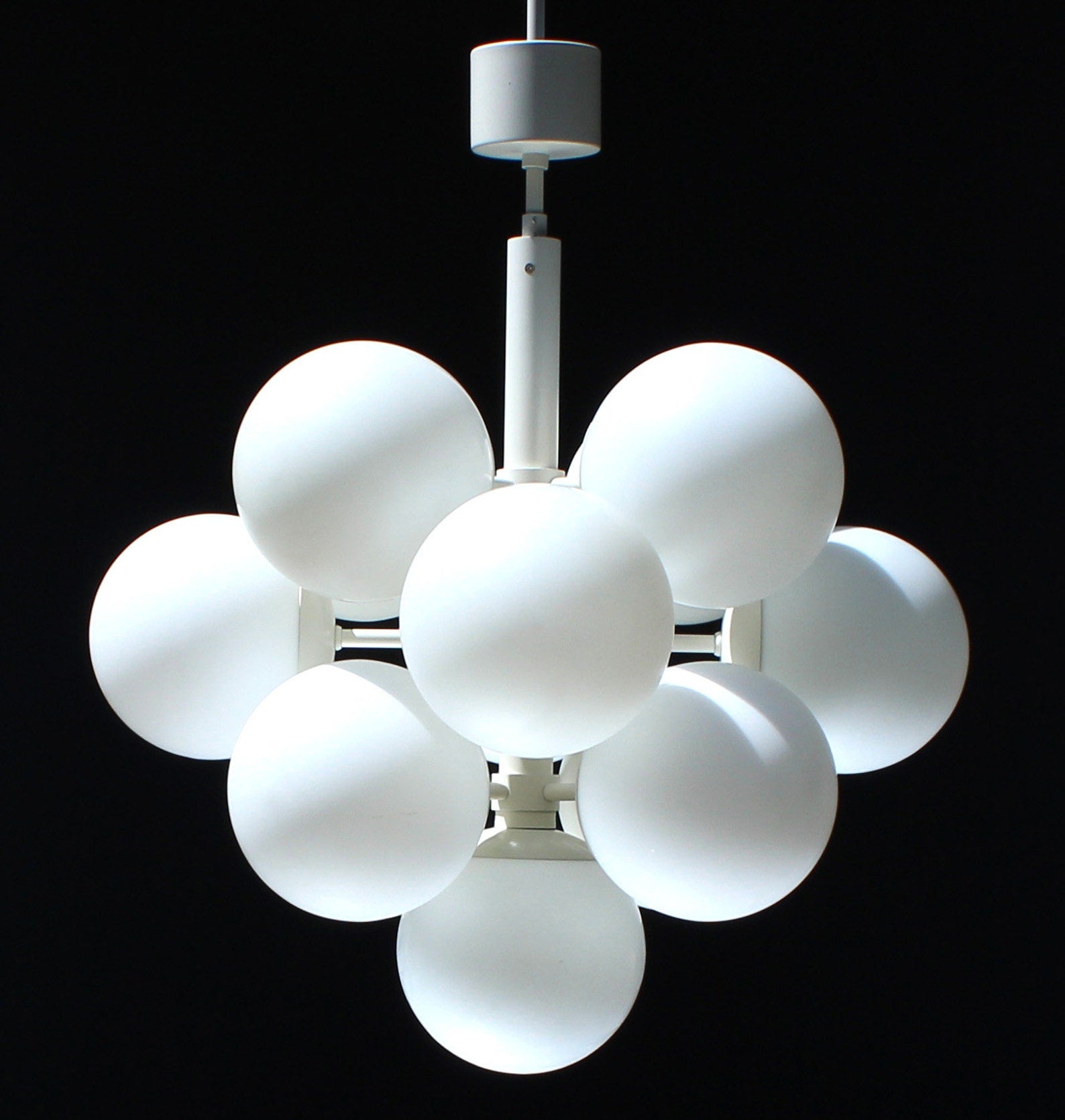 Organic 13 lights (e14) opal glass chandelier by kaiser germany, ceiling lamp 70s.
Measures: diameter 20