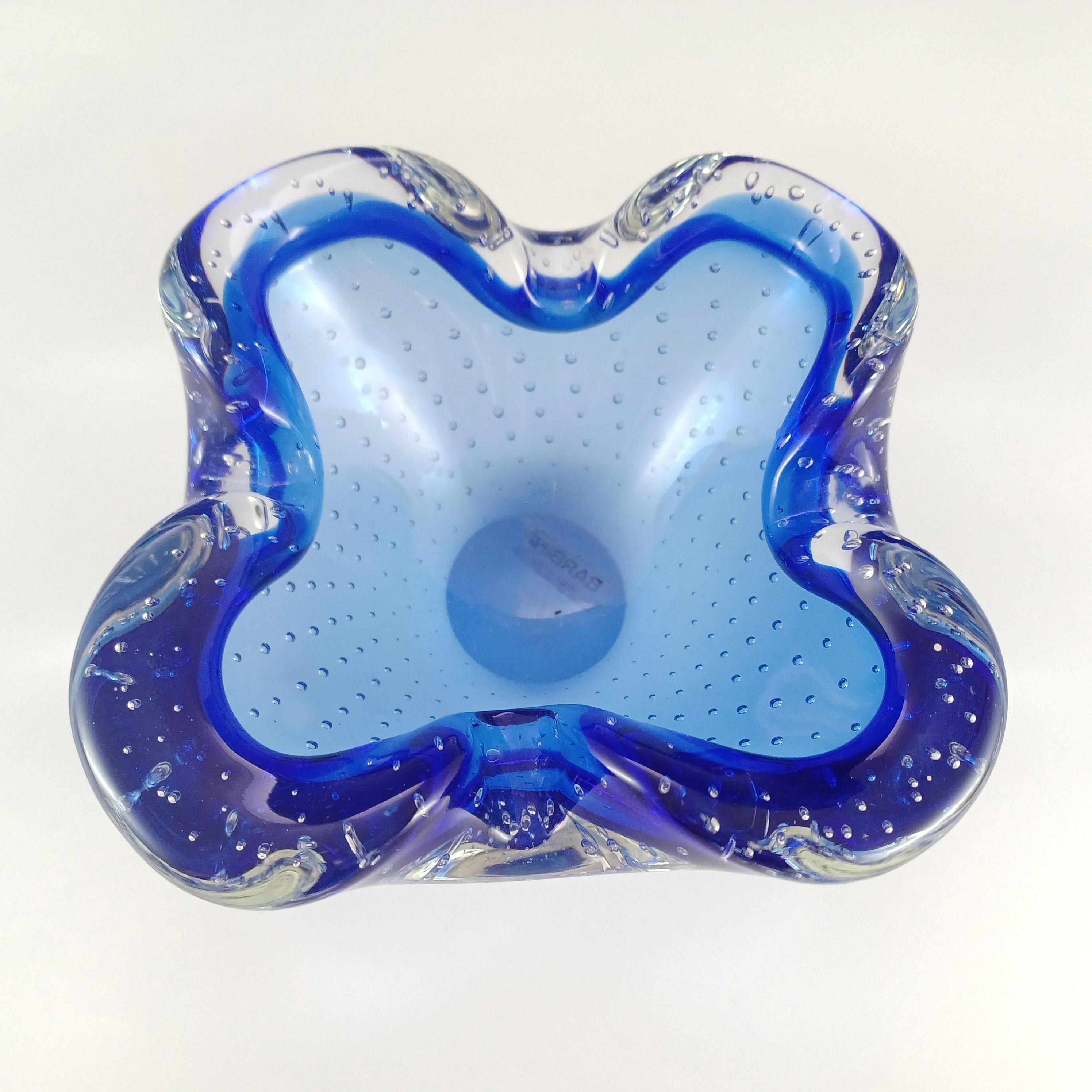 LABELLED Barbini Murano Biomorphe Schale aus blauem und klarem Blasenglas (Glas) im Angebot