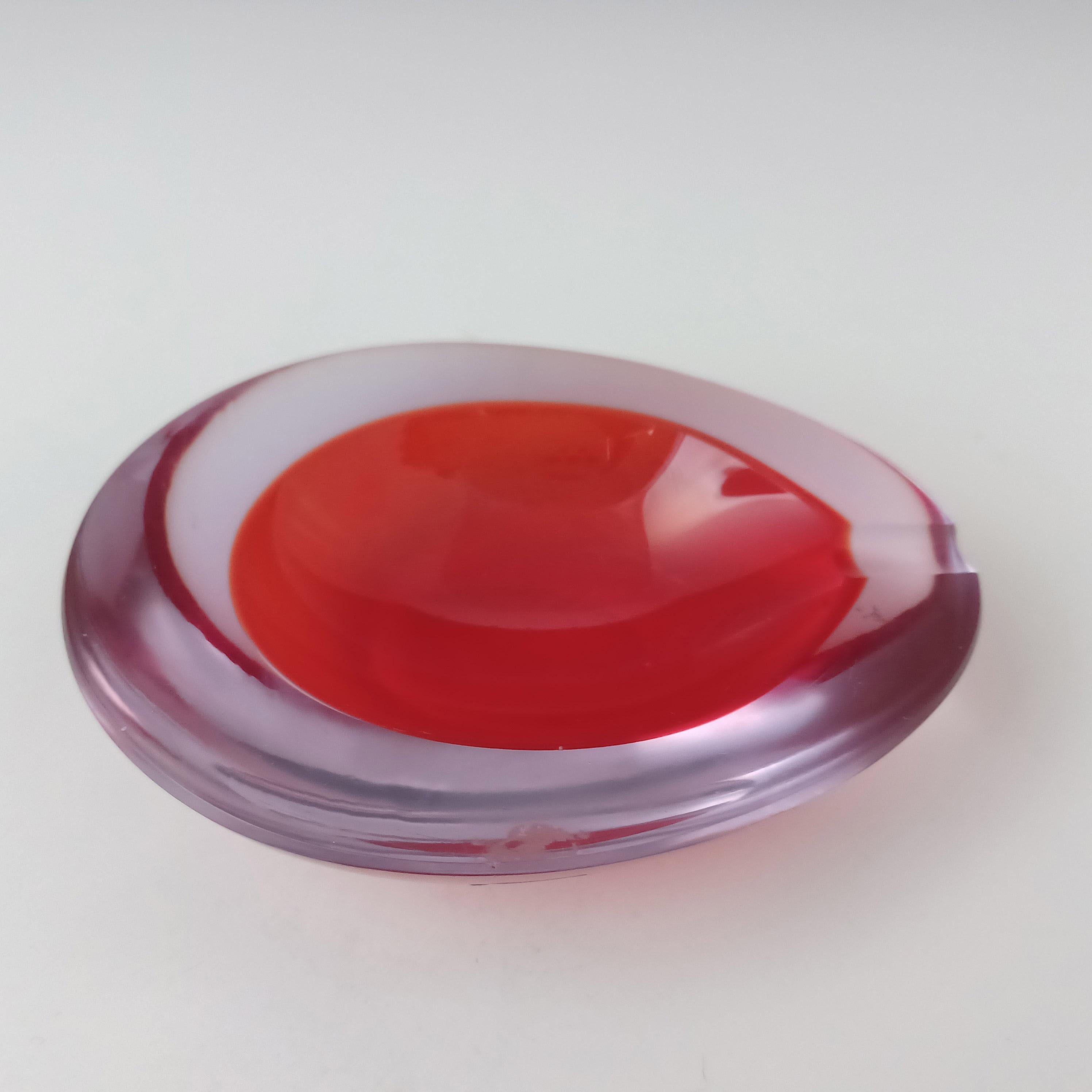 ETIQUETADO Cuenco geoda de cristal de Murano rojo y neodimio de Cenedese en Bueno estado para la venta en Bolton, GB