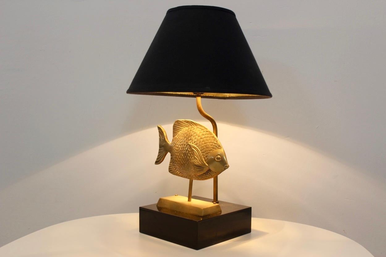 Hollywood Regency Labelled Fish Sculpture Table Lamp in Brass by Deknudt, Belgium, 1970s