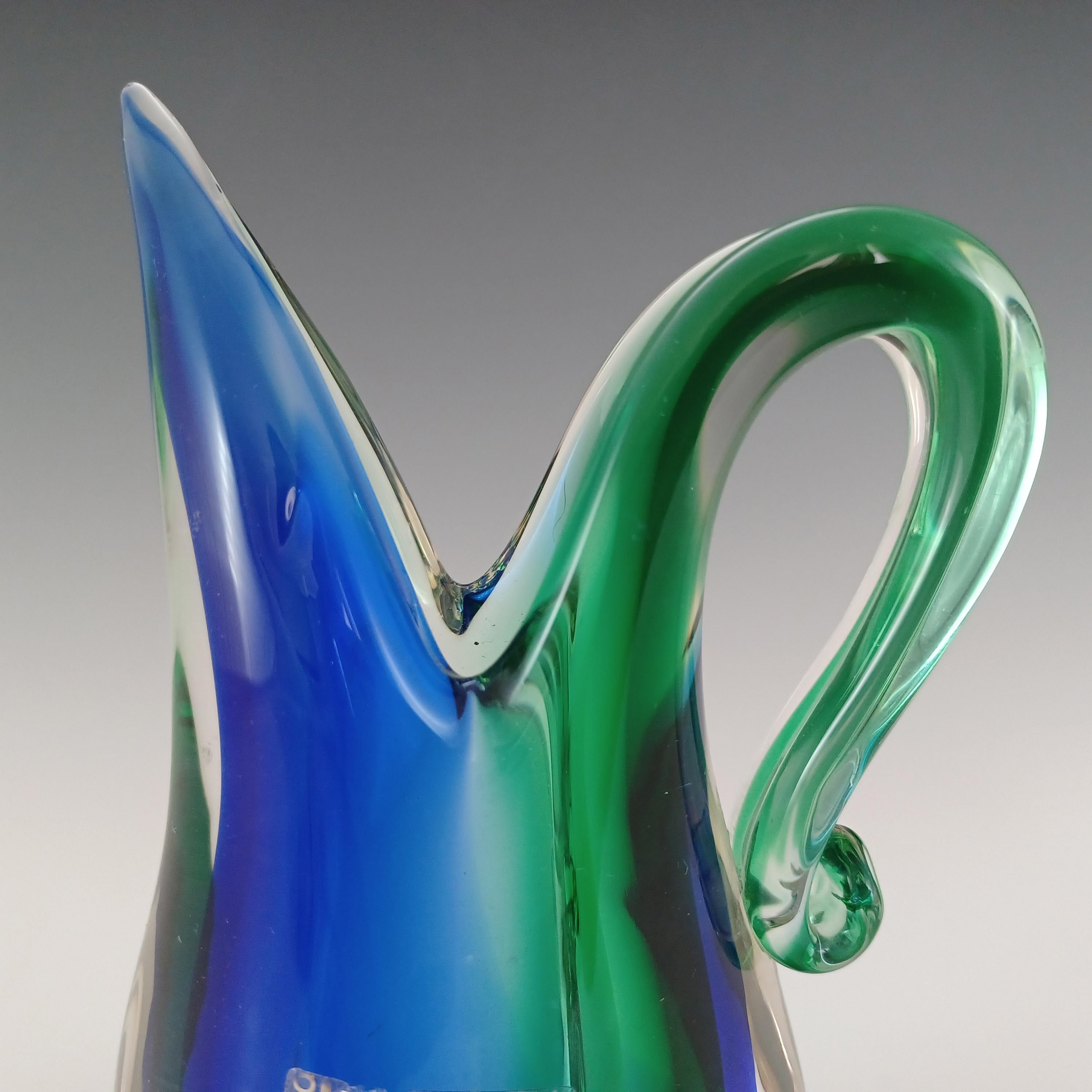 italien Labellisé Vase en verre Murano Glass Sommerso Bleu & Greene en vente