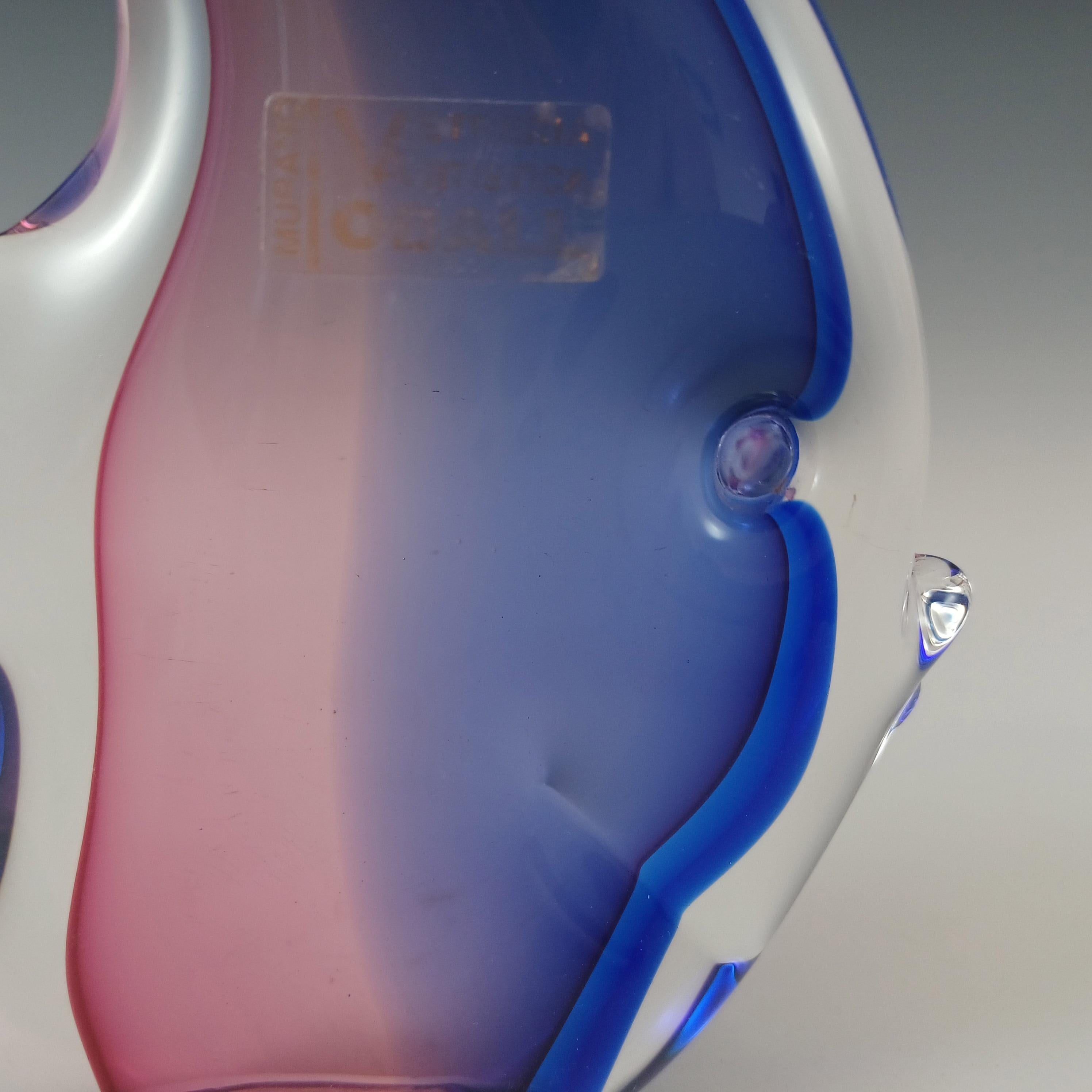 Italiano Oball Oball Scultura di pesce in vetro blu e rosa di Murano etichettato in vendita