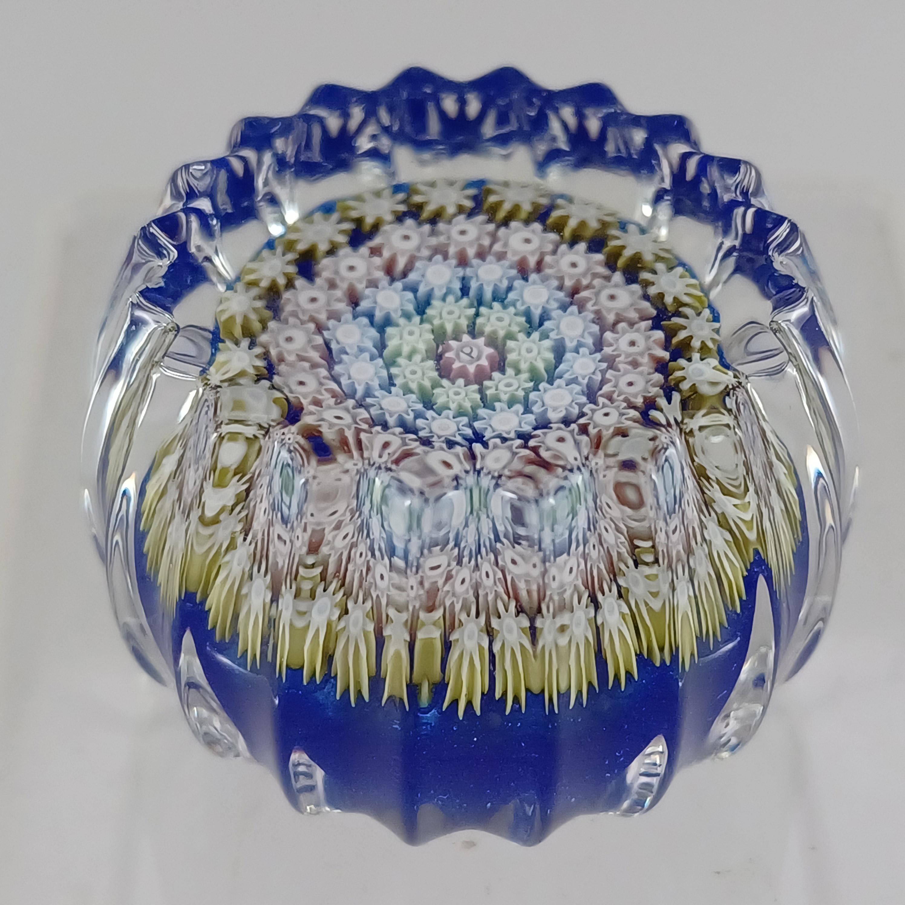 Verre Presse-papiers Millefiori Star en verre bleu du Perthshire LABELLED