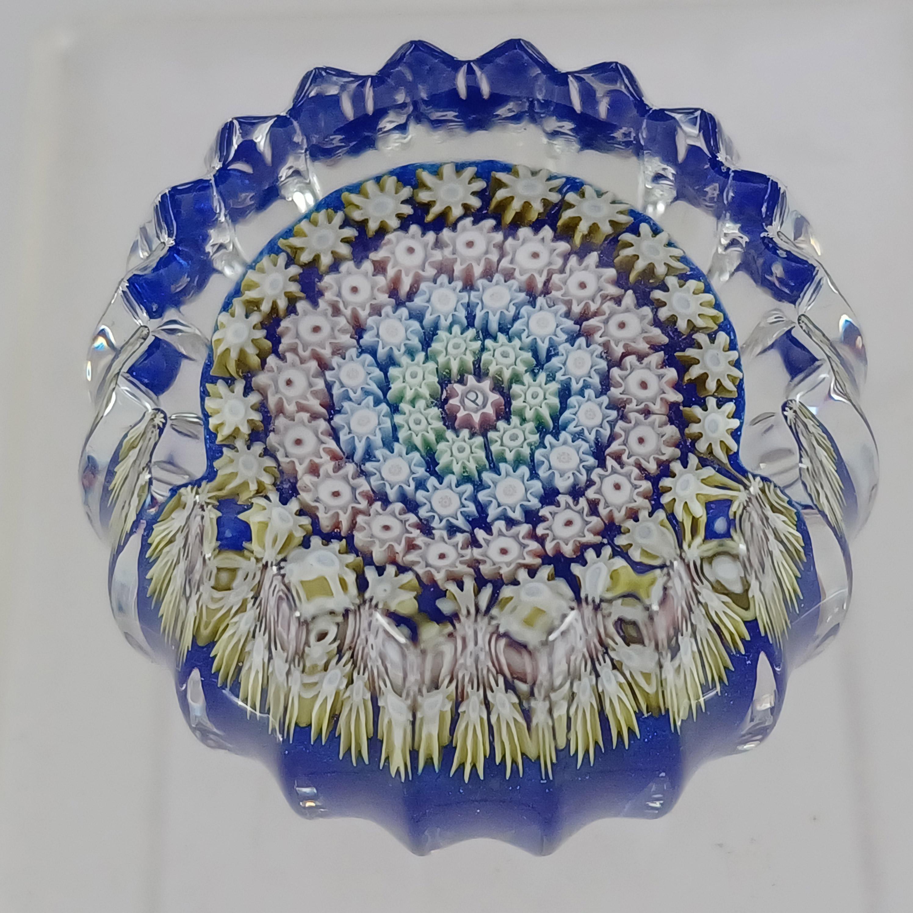 Presse-papiers Millefiori Star en verre bleu du Perthshire LABELLED 1