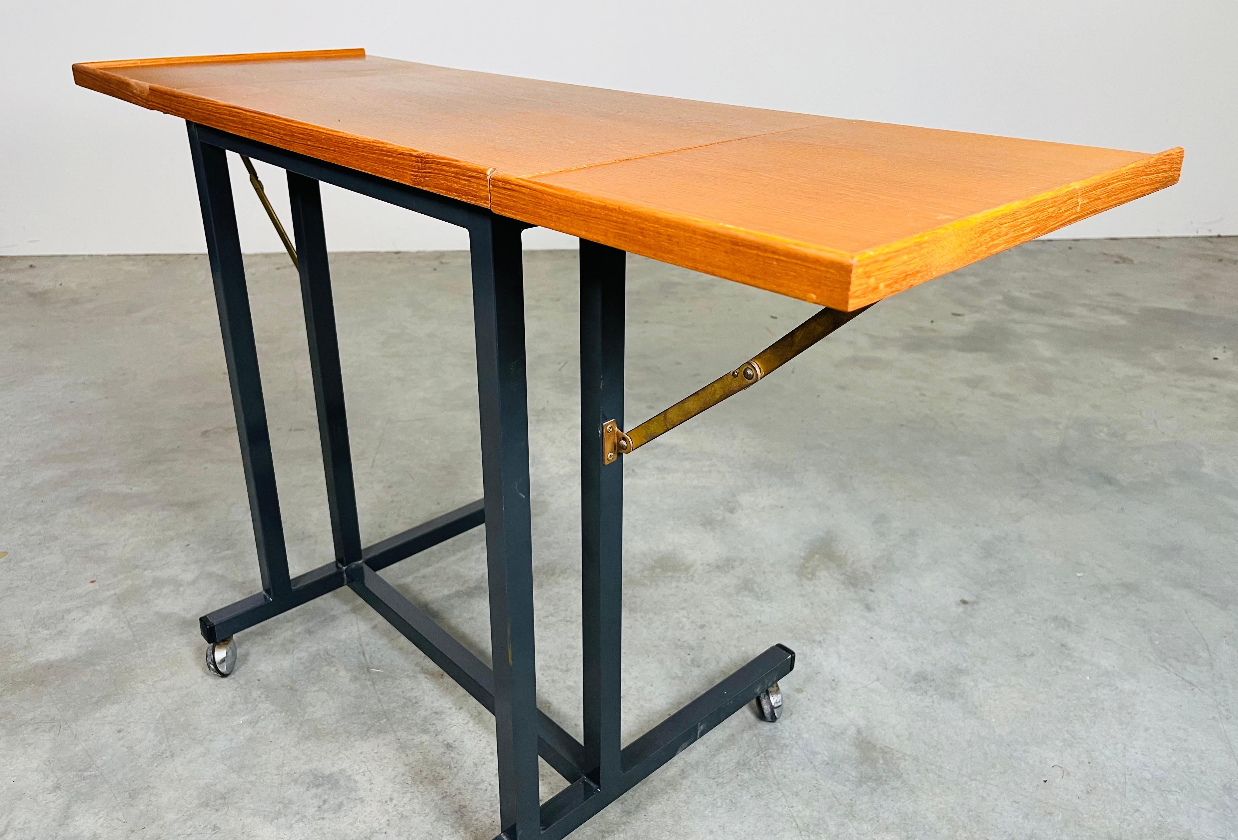AMBLER Teck, serveur à abattant, chariot à plateaux, Danish Modern - Danemark Circa 1970 en vente 6