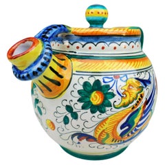 Labor Deruta teapot with Raphaelesque decoration