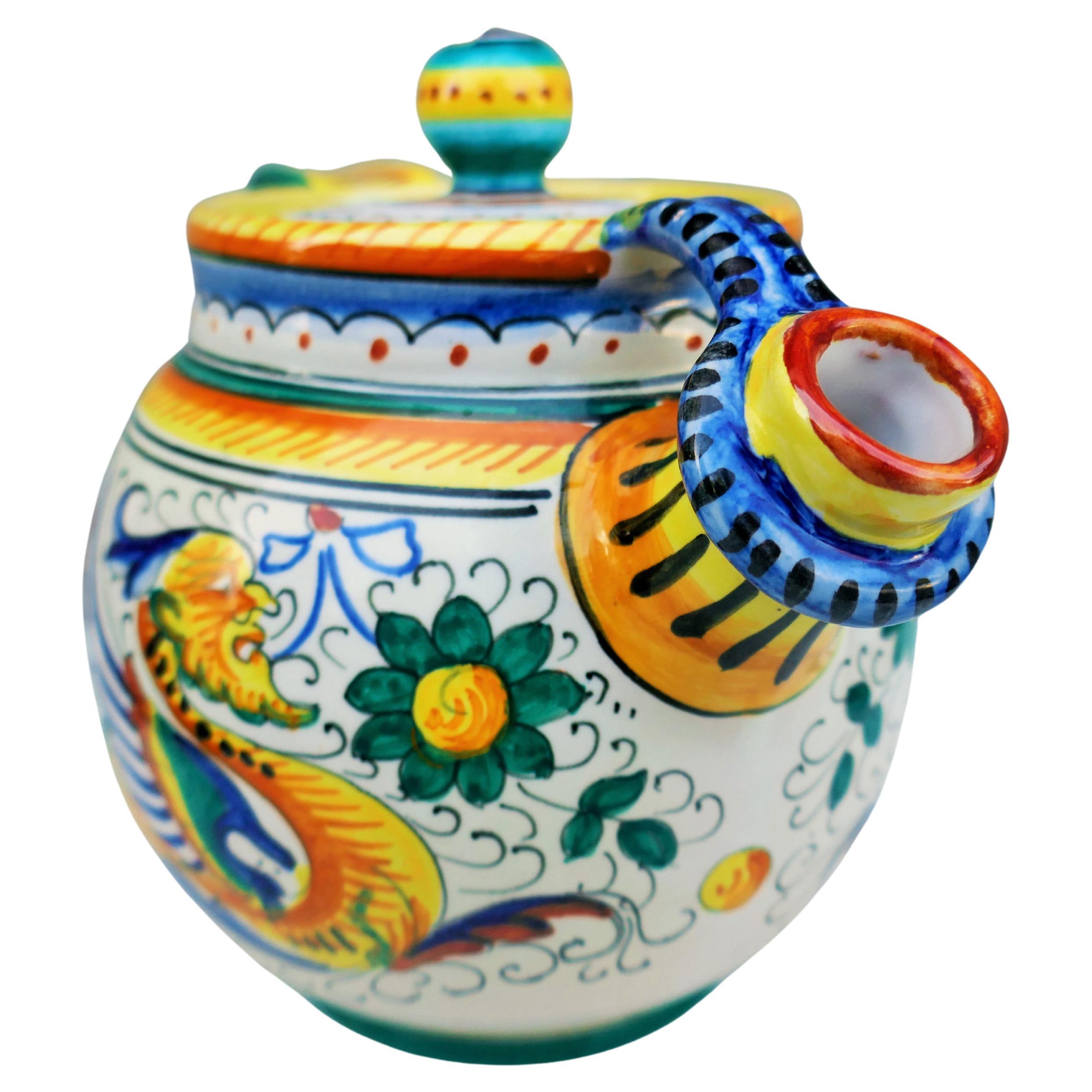 Italian Labor Deruta teapot with Raphaelesque decoration For Sale