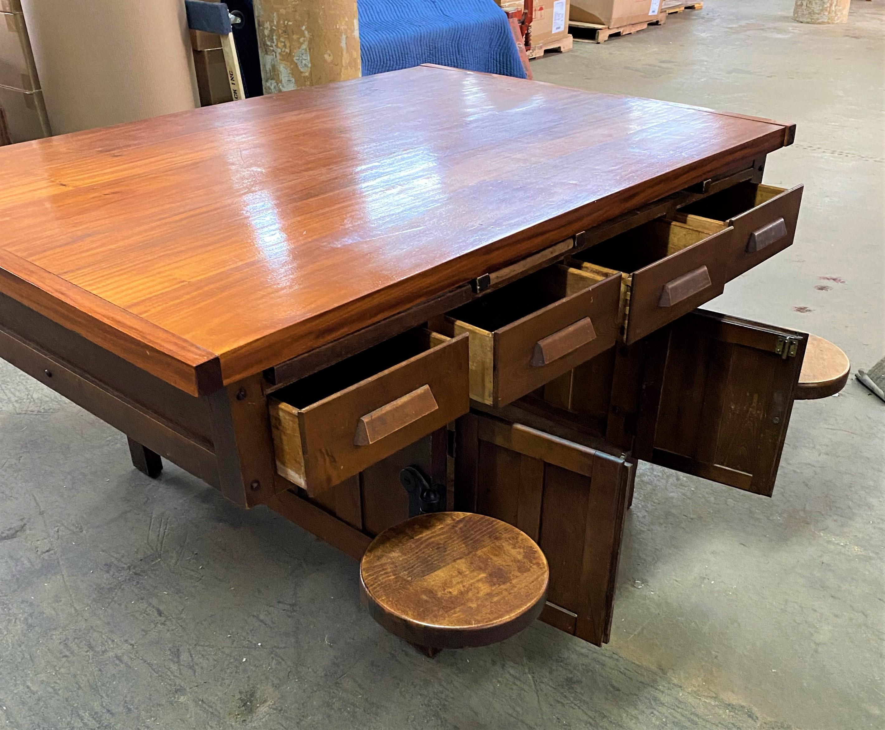 American Laboratory Table / Island