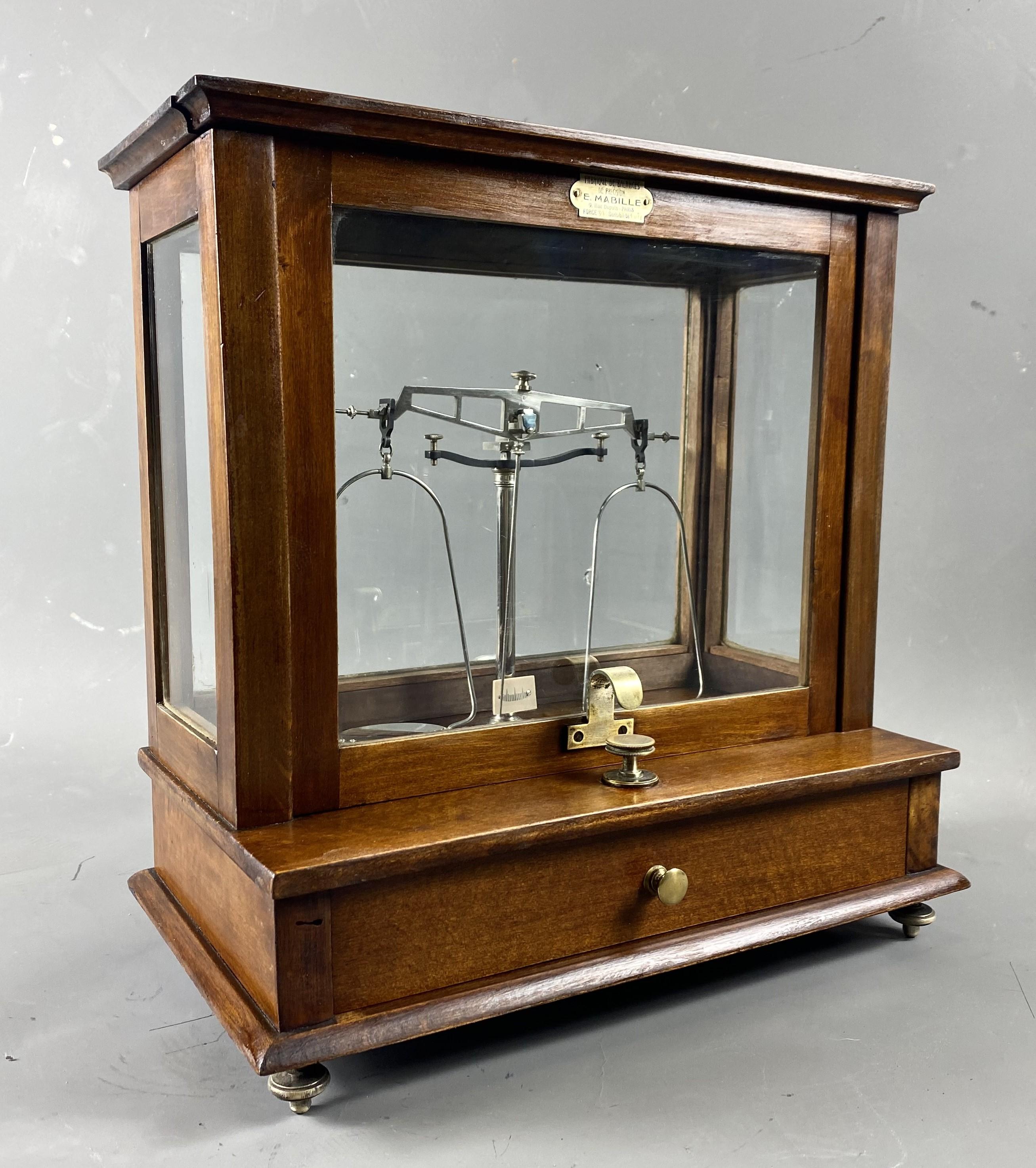 19th Century Laboratory Trebuchet Balance By Maison Mabille In Paris. For Sale