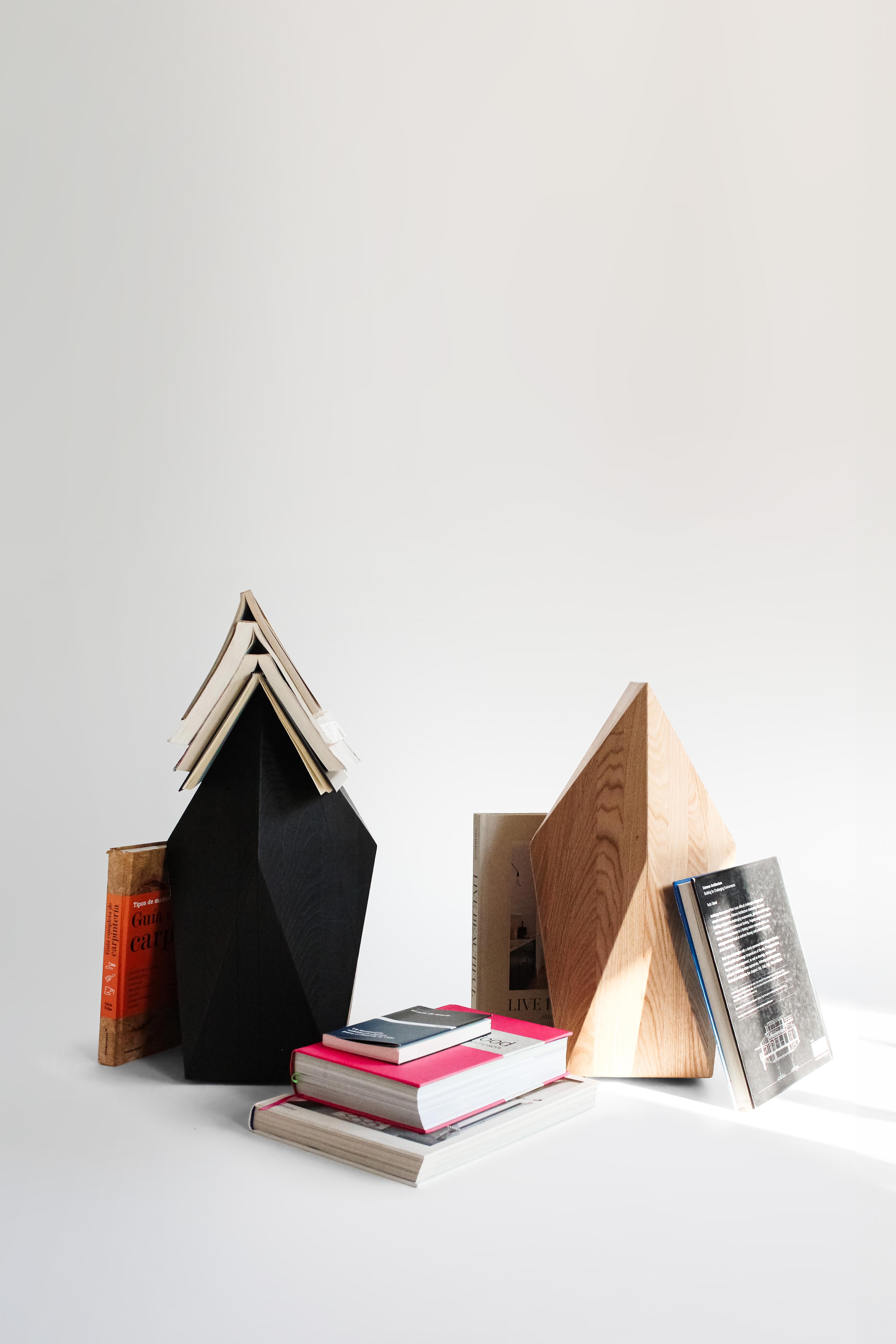Laboro book Oak Wood Table by designed Adriane Escarfullery en vente 1
