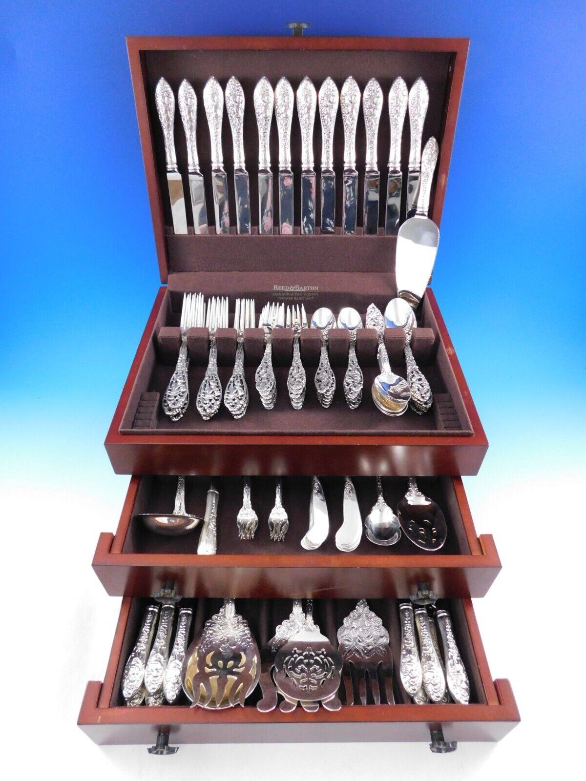 Raro juego de cubiertos de plata de ley Labores de Cupido de Dominick and Haff - 108 piezas en total. Este patrón es un motivo figurado múltiple y se fabricó en 16 motivos elaborados diferentes, cada asa representando querubines ocupados en