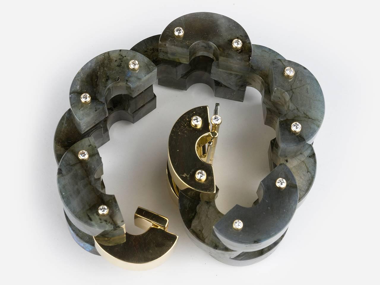 18k gold strap bracelet of labradorite links with bezel set diamond studs. ALETTO 750