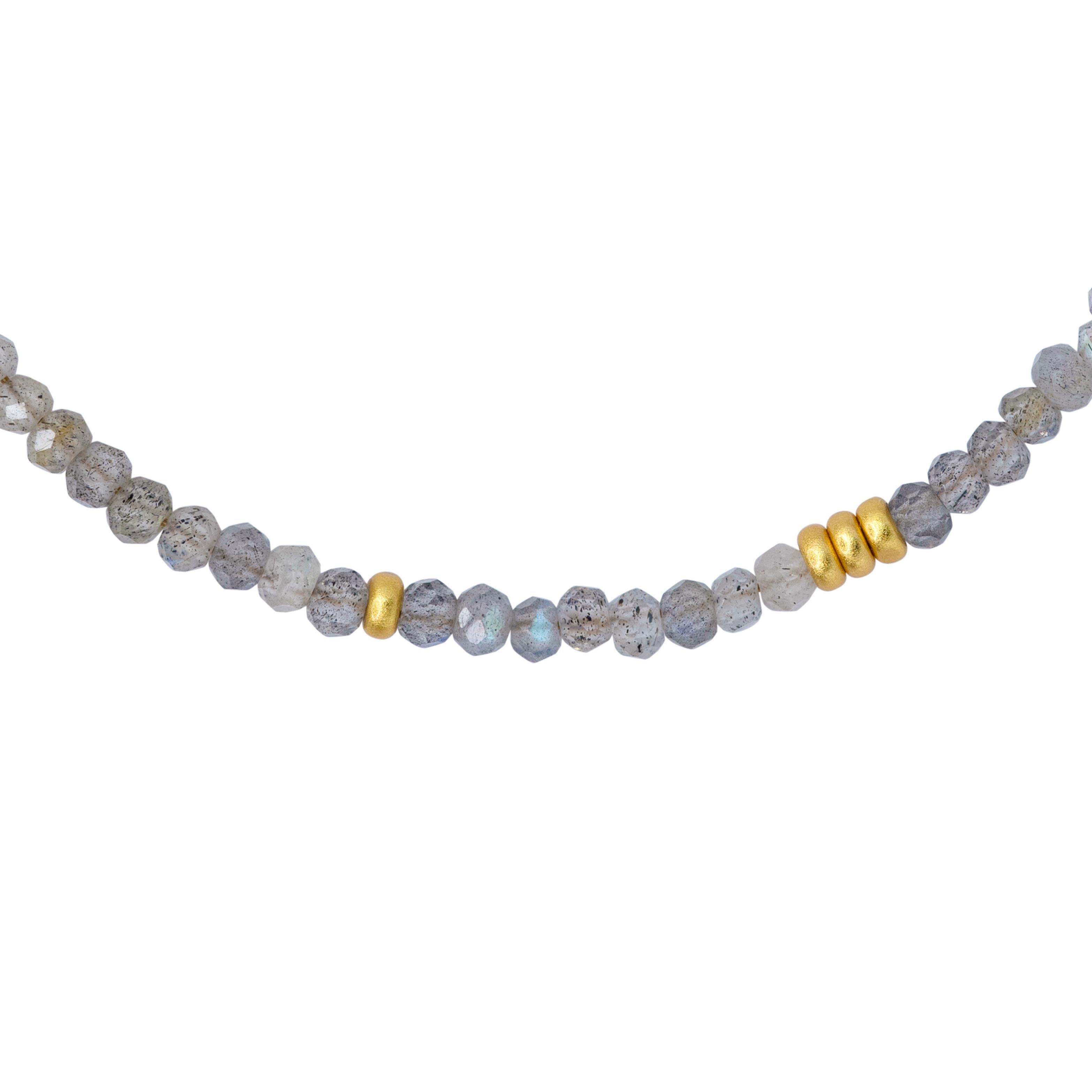Bracciale di labradorite in oro 14K - by Bombyx House In condizioni Nuovo in vendita a Westport, CT
