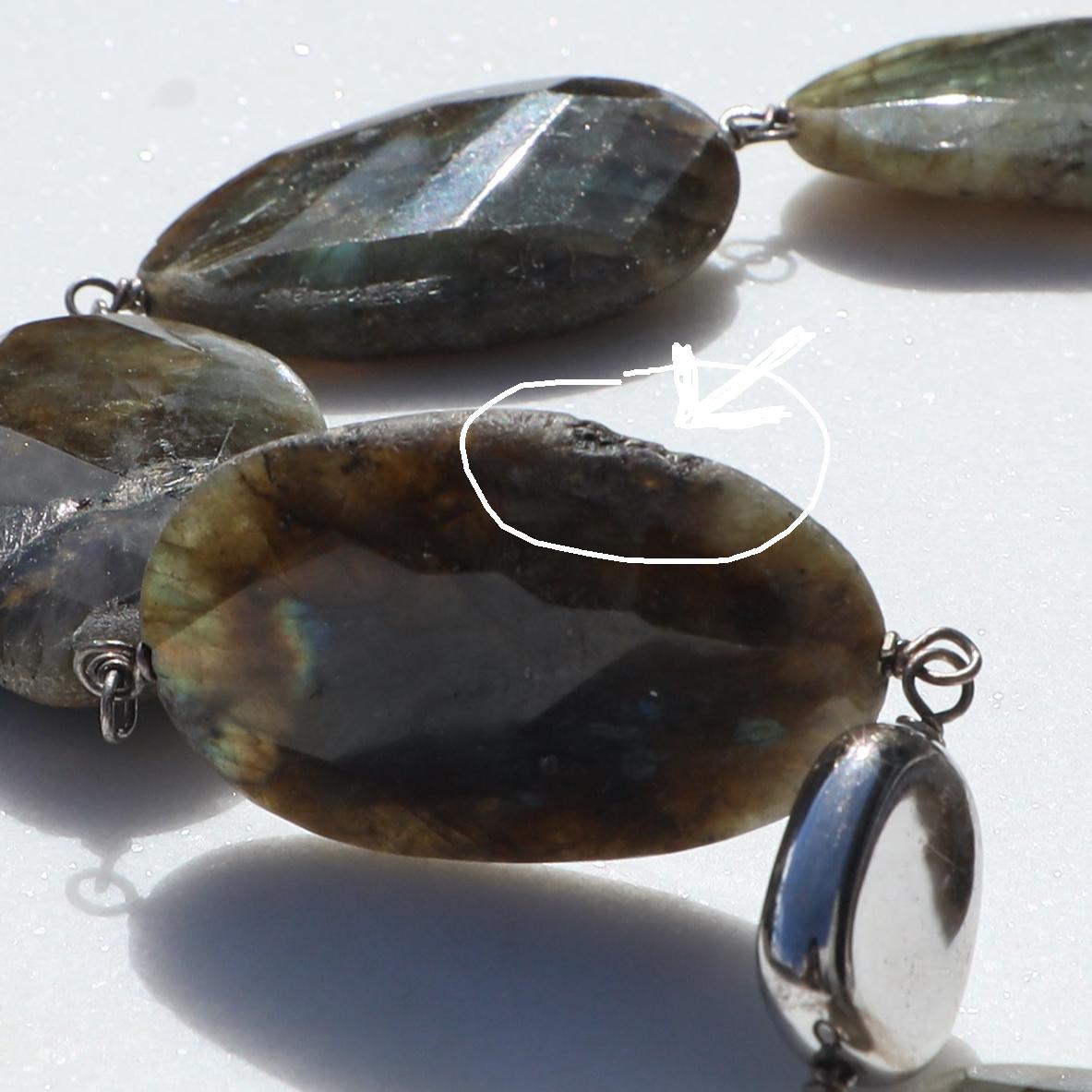 Collana di perle di labradorite con serratura d'argento, una dichiarazione unica nel suo genere. in vendita 8