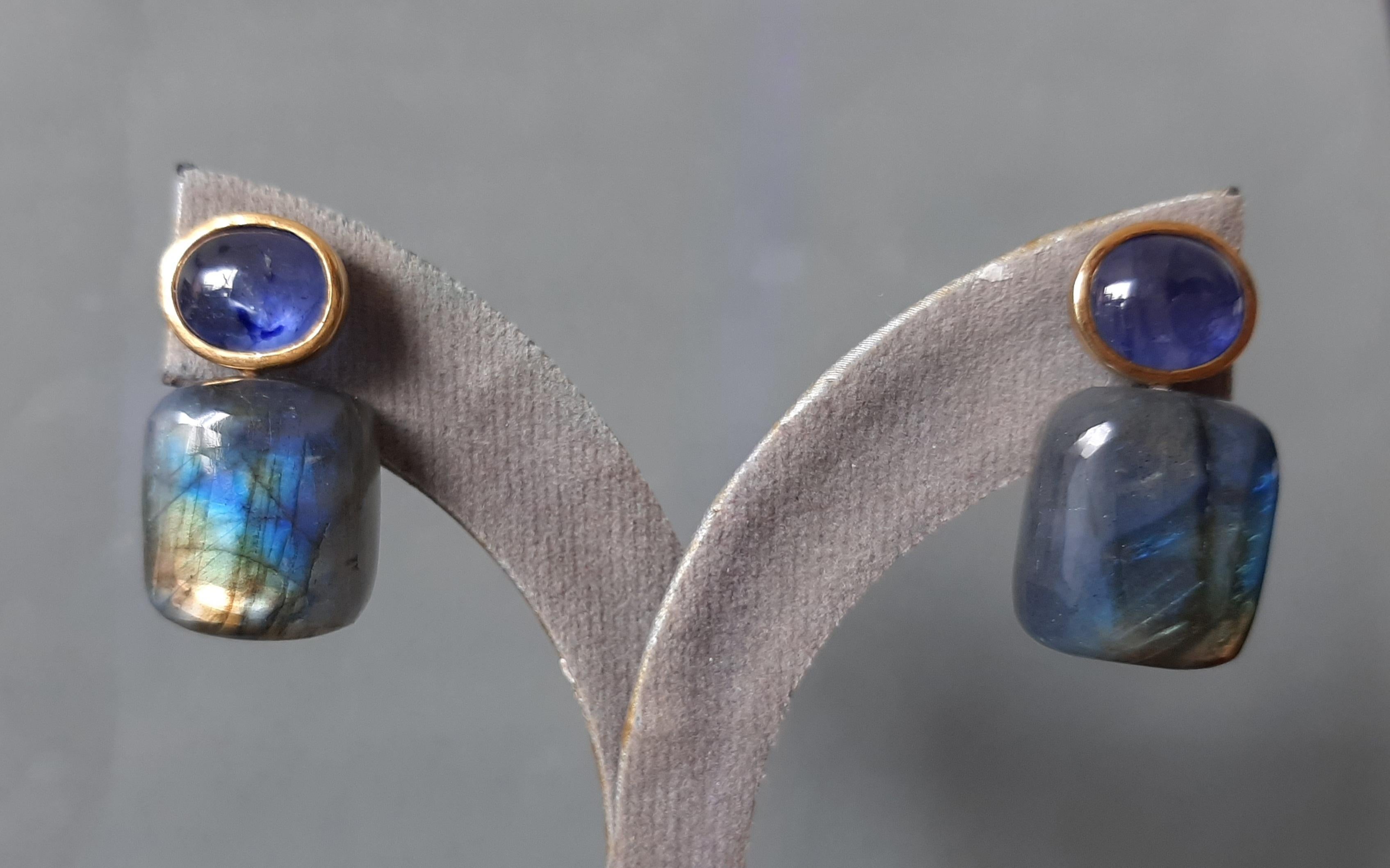 Taglio misto Orecchini di Labradorite a forma di cuscino Cabs Zaffiro Blu Cabs in oro massiccio 14k in vendita