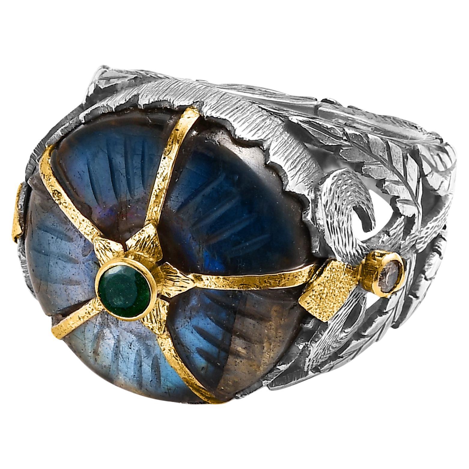 Anello da cocktail con smeraldo e diamante in oro 18 carati e argento