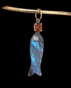 Labradorit-Fisch-Anhänger mit Diamant, braunem Turmalin und 14k Gold