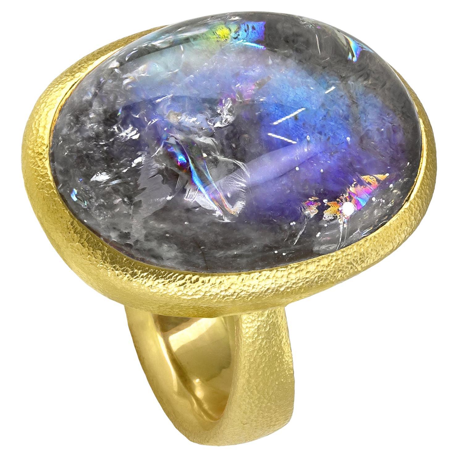 Devta Doolan 2024 Bague Galaxy ovale unique en son genre en or, labradorite et quartz iris