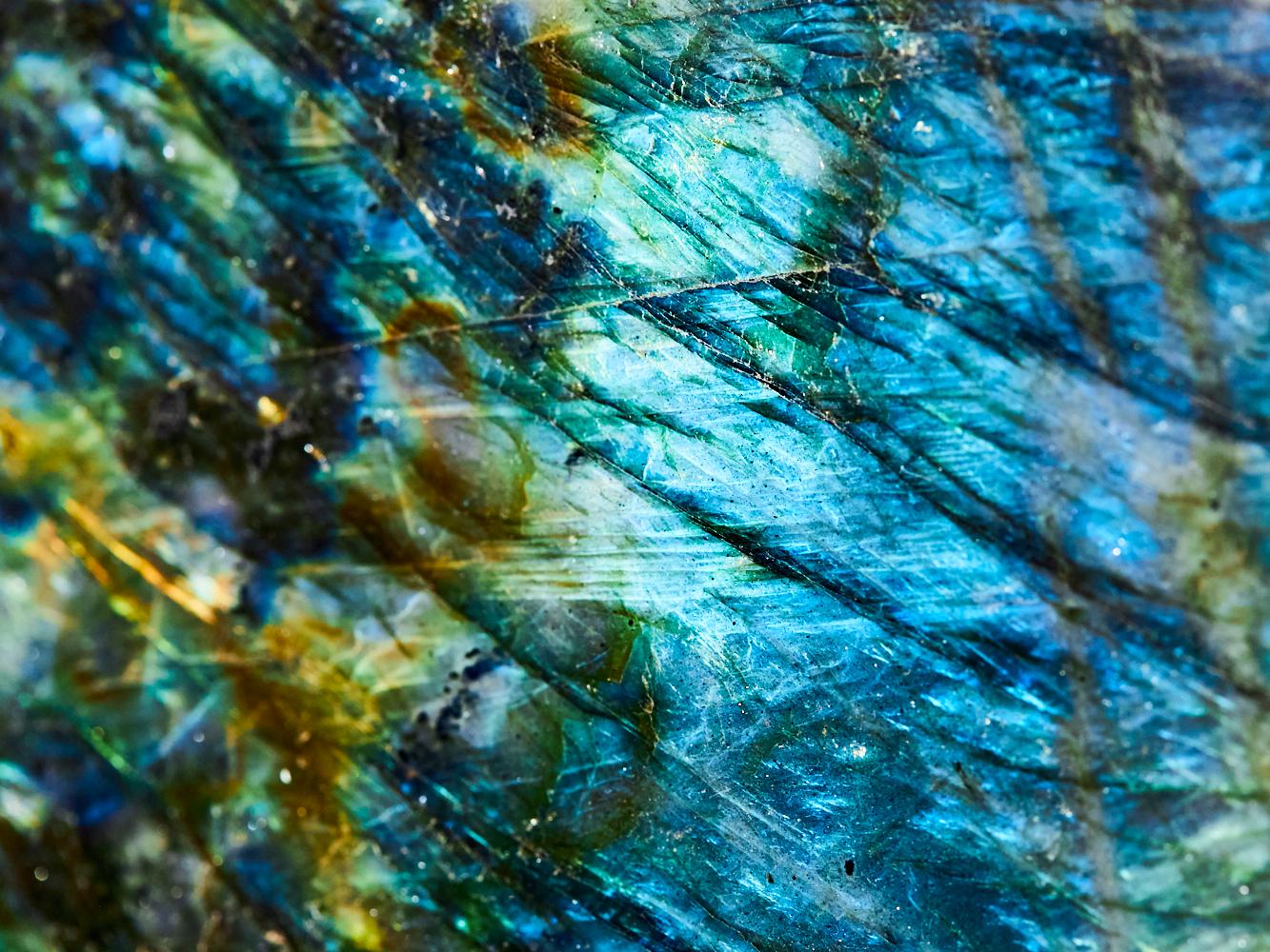 Paysage lumineux en labradorite en vente 5