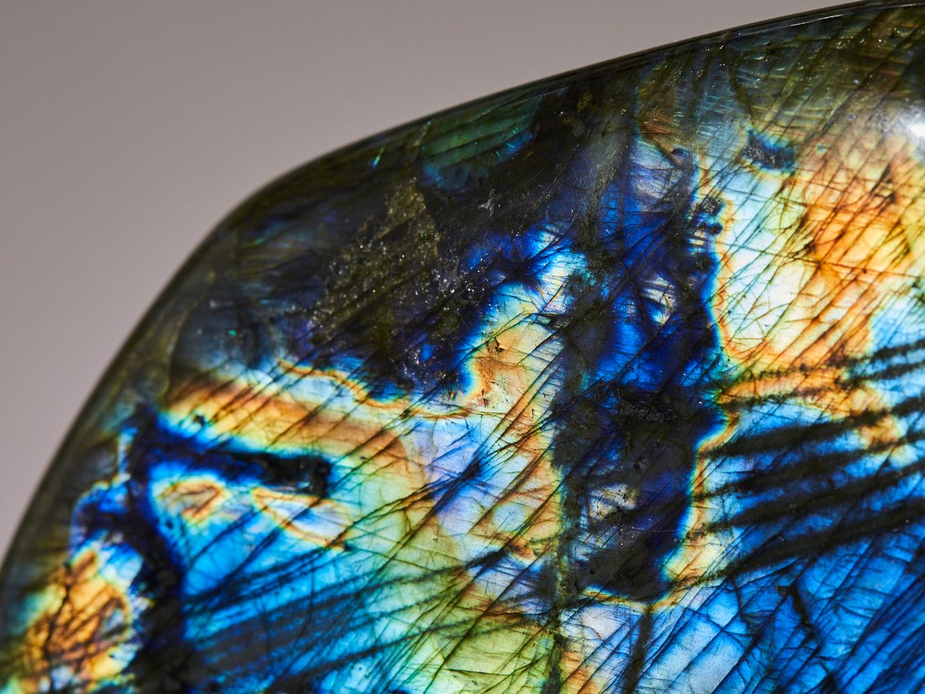 Paysage lumineux en labradorite en vente 10