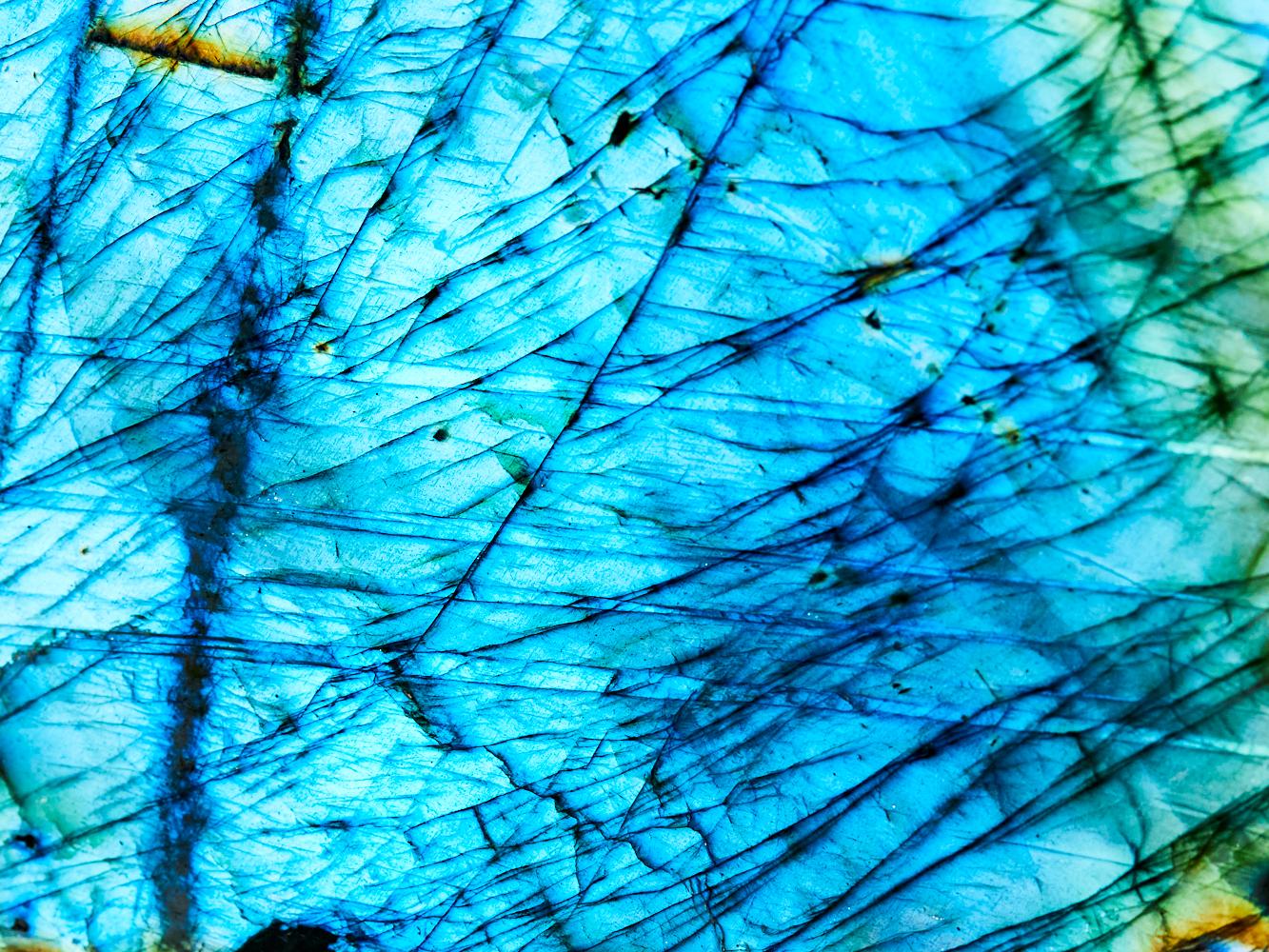 Paysage lumineux en labradorite en vente 12