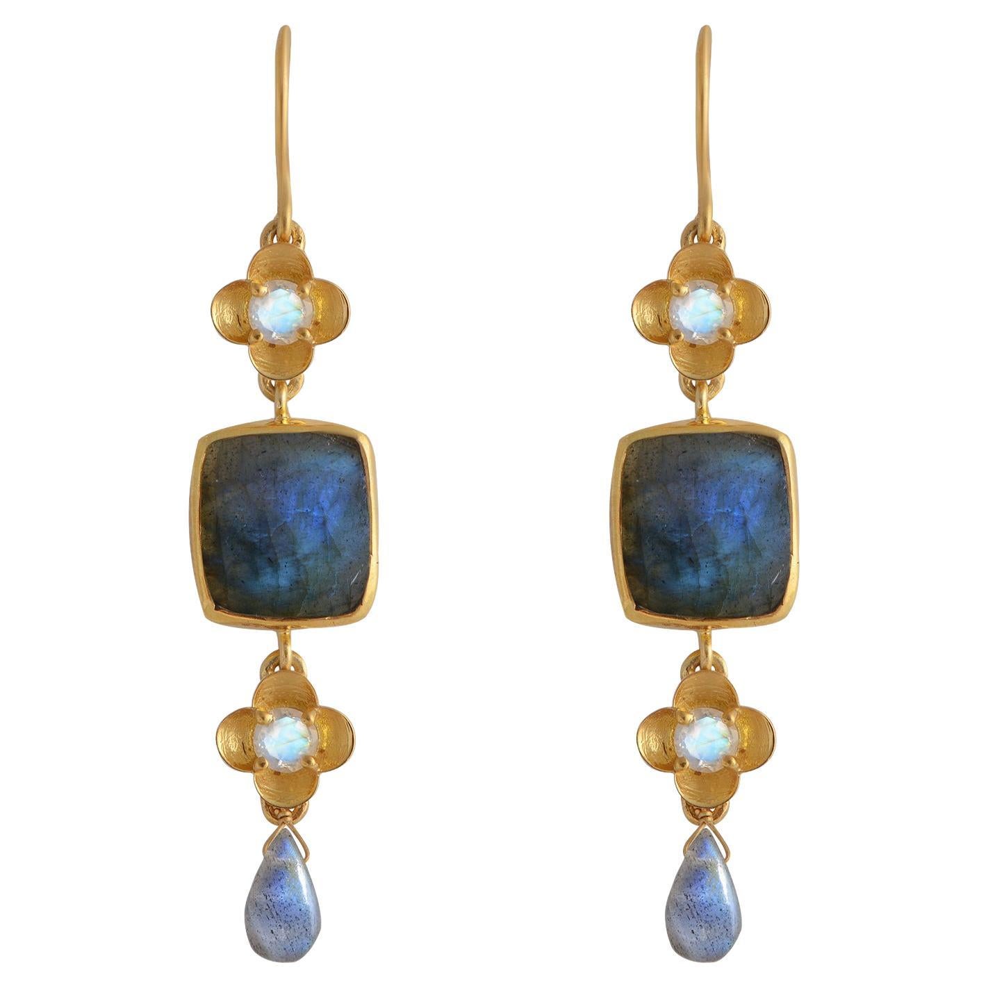 Auctions | A PAIR OF MODERNIST GOLD DROP EARRINGS in 14ct yel