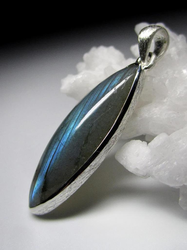 Taglio marquise Ciondolo in argento con pietra lunare labradorite Gemma naturale di alta qualità in vendita