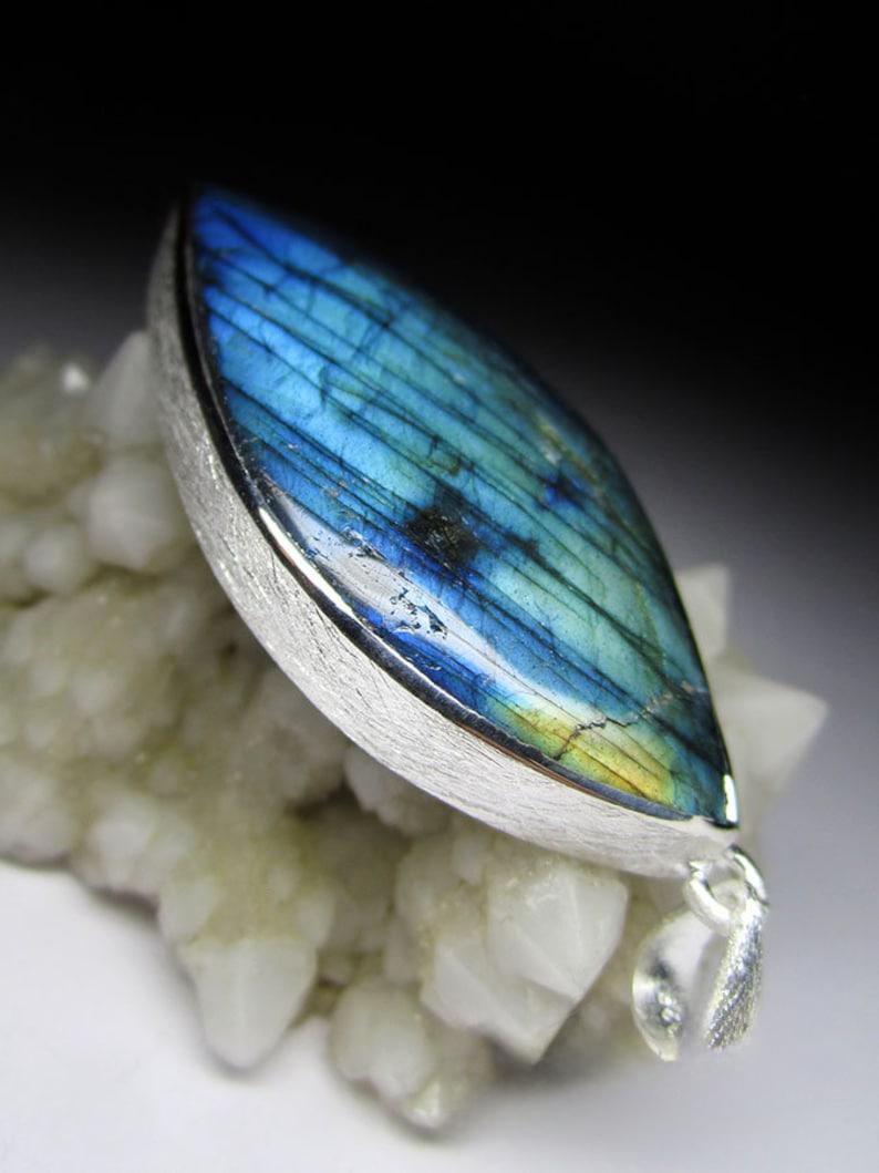Artigiano Ciondolo in argento con pietra di luna labradorite Gemma naturale Stile vintage in vendita