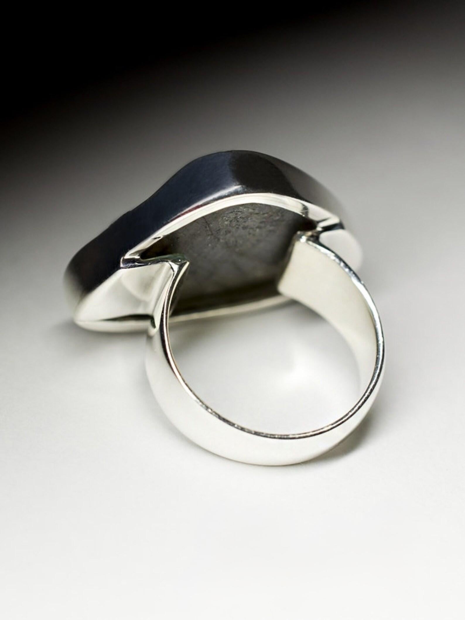Labradorite Moonstone Silver Ring Blue Gemstone Vintage style gift jewelry For Sale 5