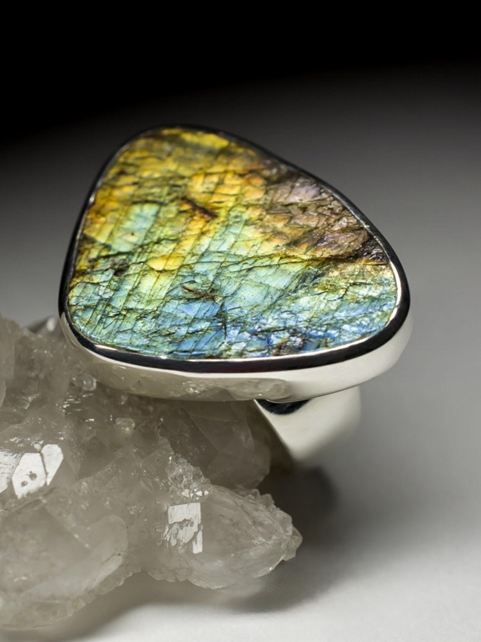 Labradorite Moonstone Silver Ring Blue Gemstone Vintage style gift jewelry In New Condition For Sale In Berlin, DE