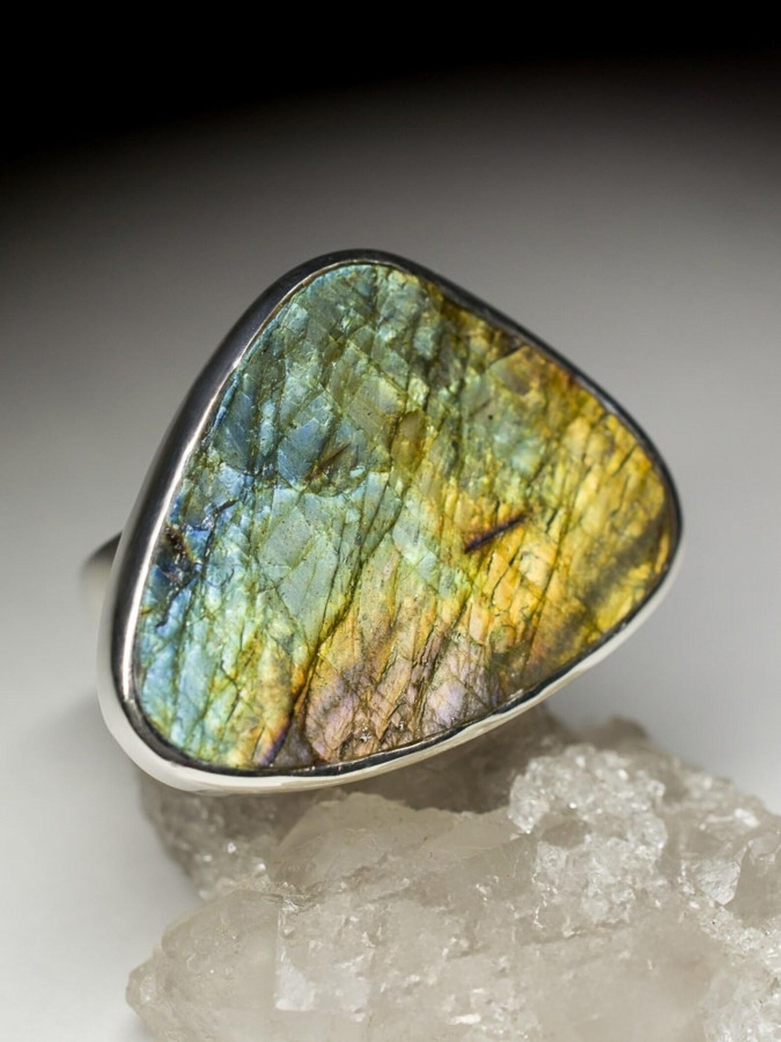 Labradorite Moonstone Silver Ring Blue Gemstone Vintage style gift jewelry For Sale 1