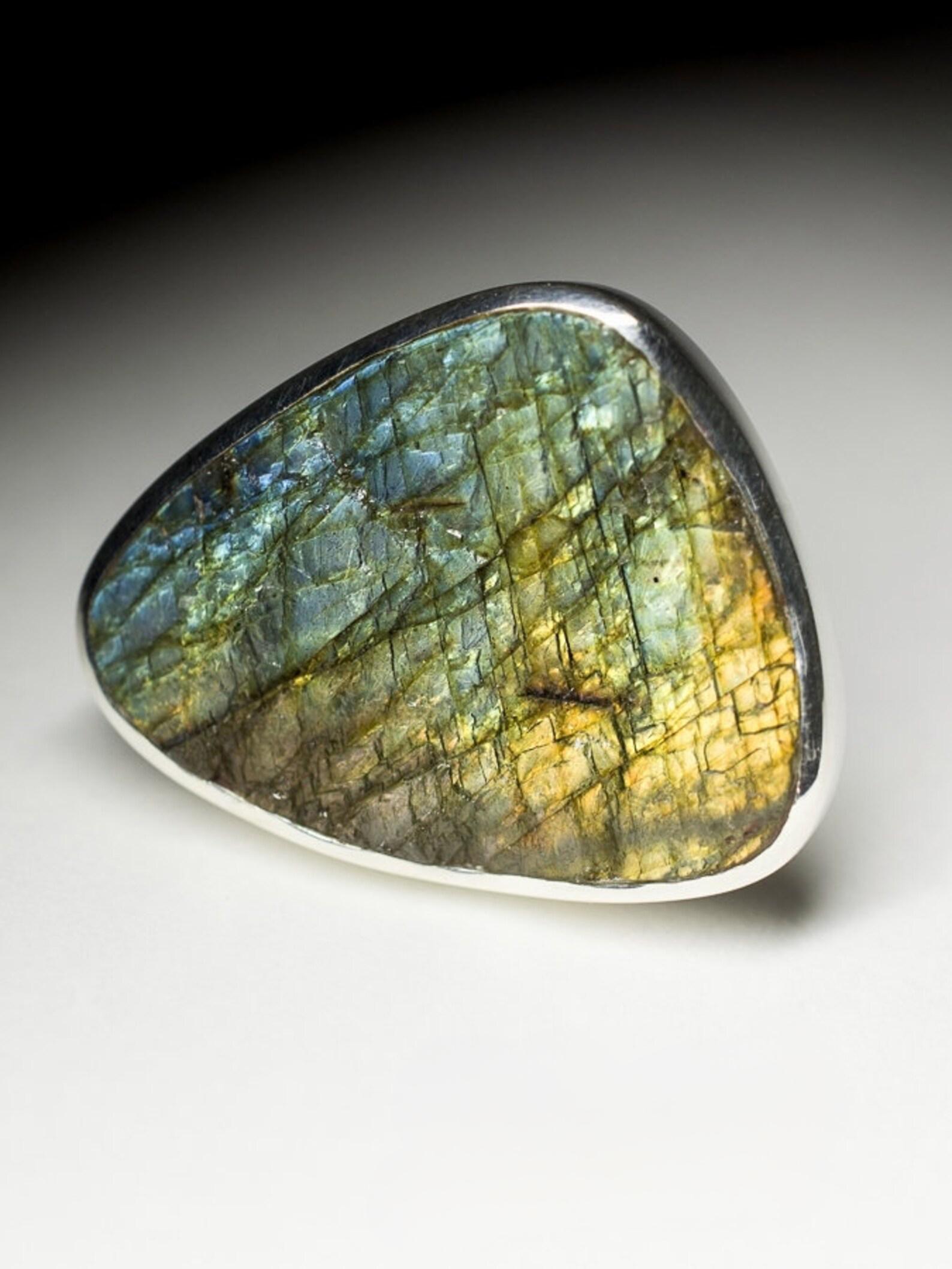 Labradorite Moonstone Silver Ring Blue Gemstone Vintage style gift jewelry For Sale 3