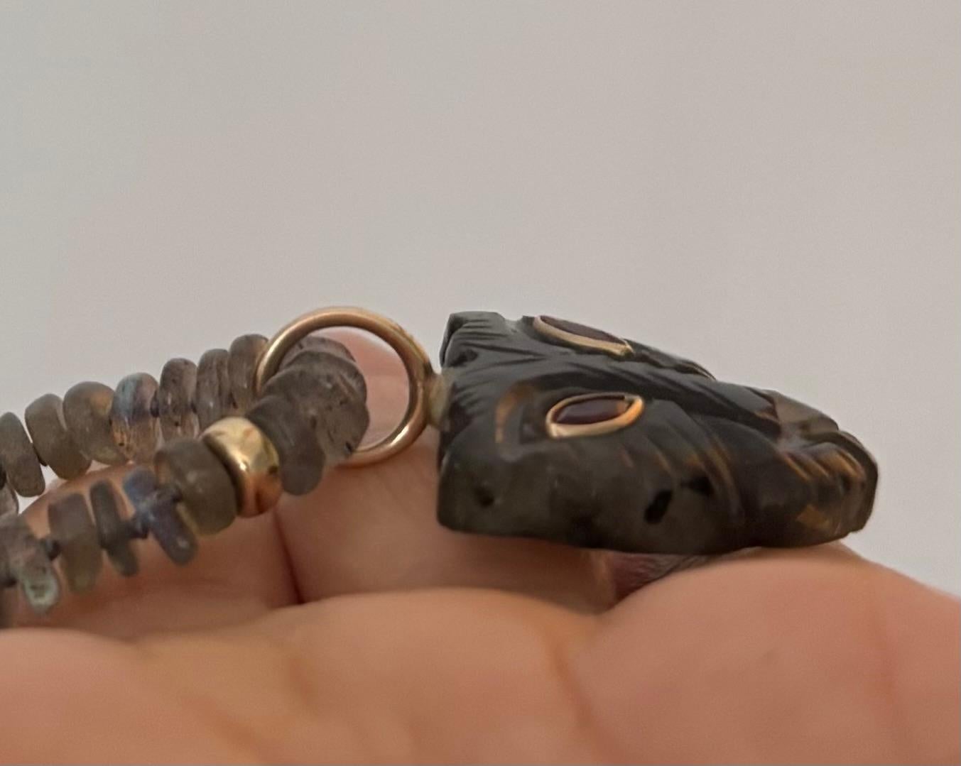 da uomo o donna COLLANA DI LABRADORITE con ciondolo a forma di leonessa, ORO 14K e TOPAZIO ROSA in vendita