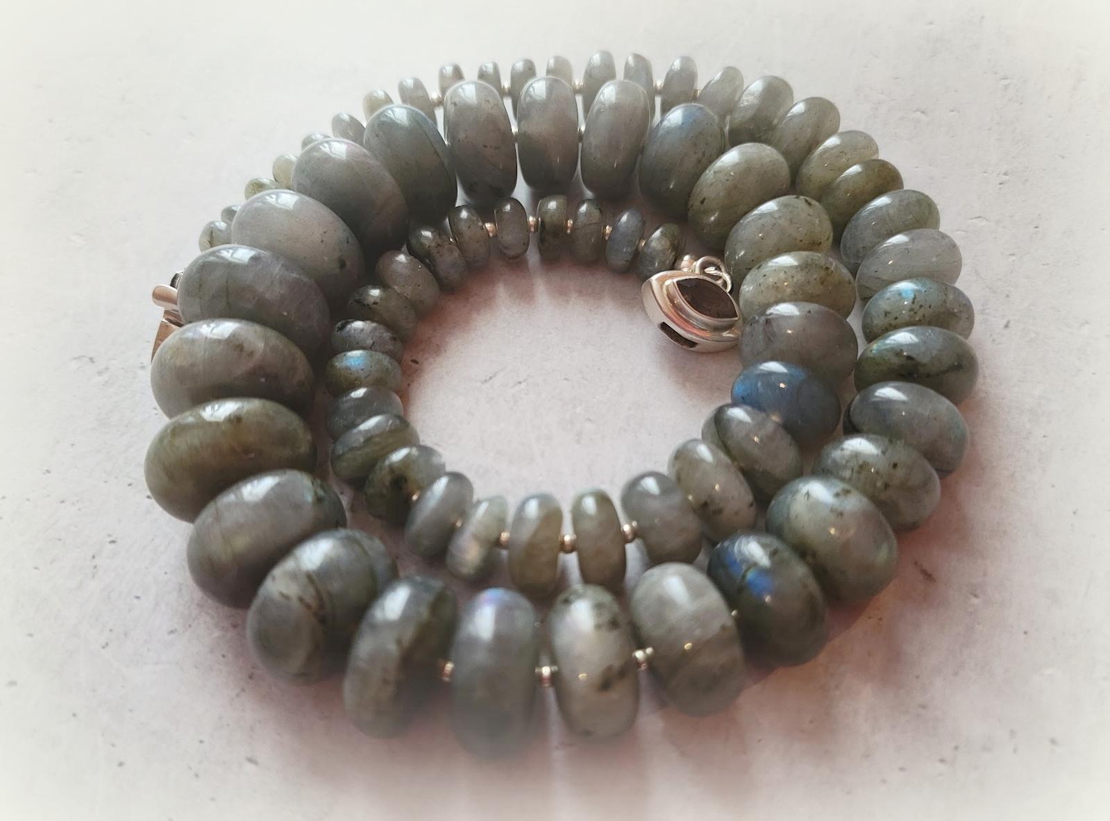 Labradorite Rondelle Beads Necklace In Excellent Condition For Sale In Chesterland, OH