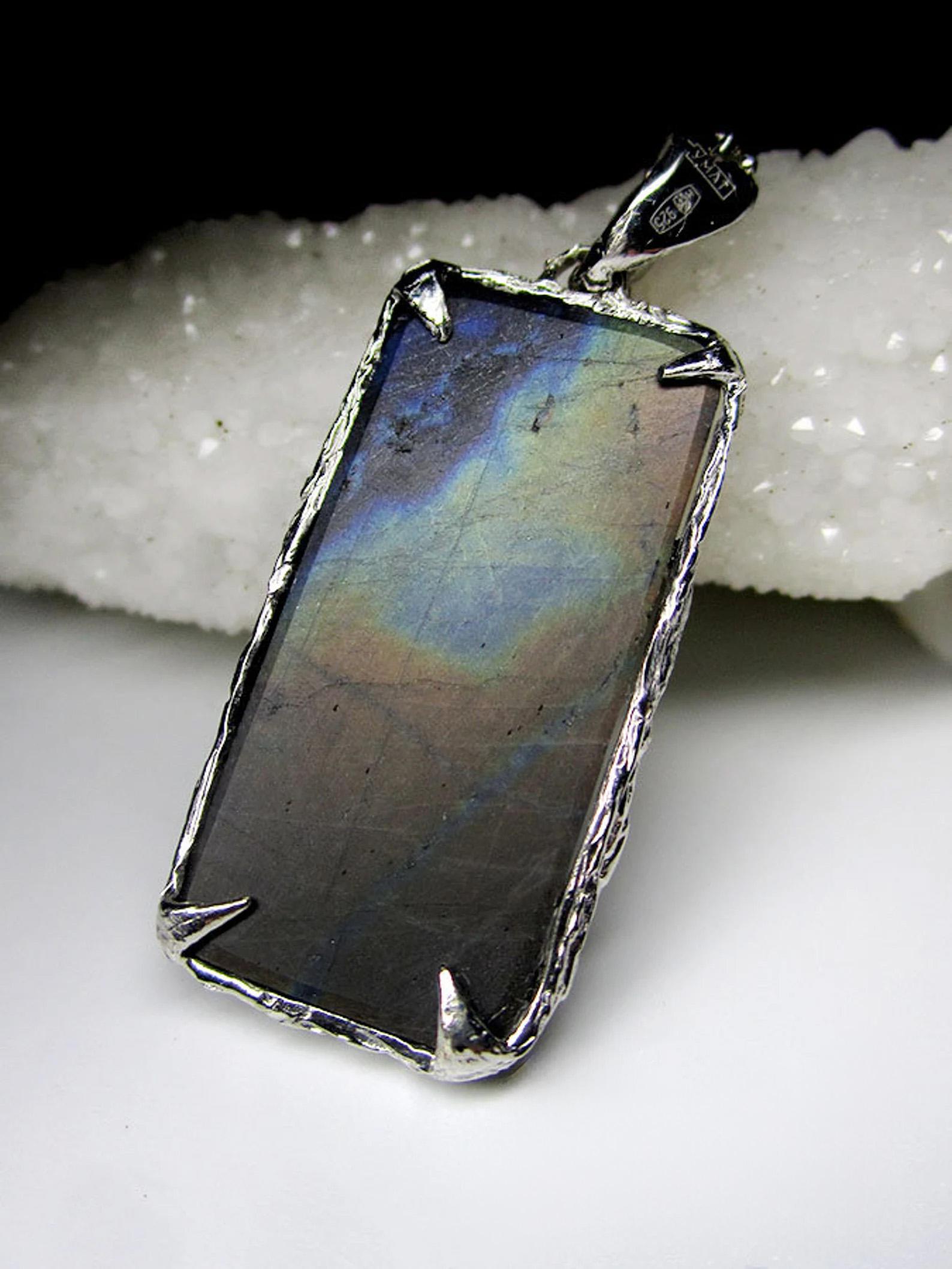 Labradorite Silver Pendant Polychrome Natural Stone gift lotr style vintage mens For Sale 2