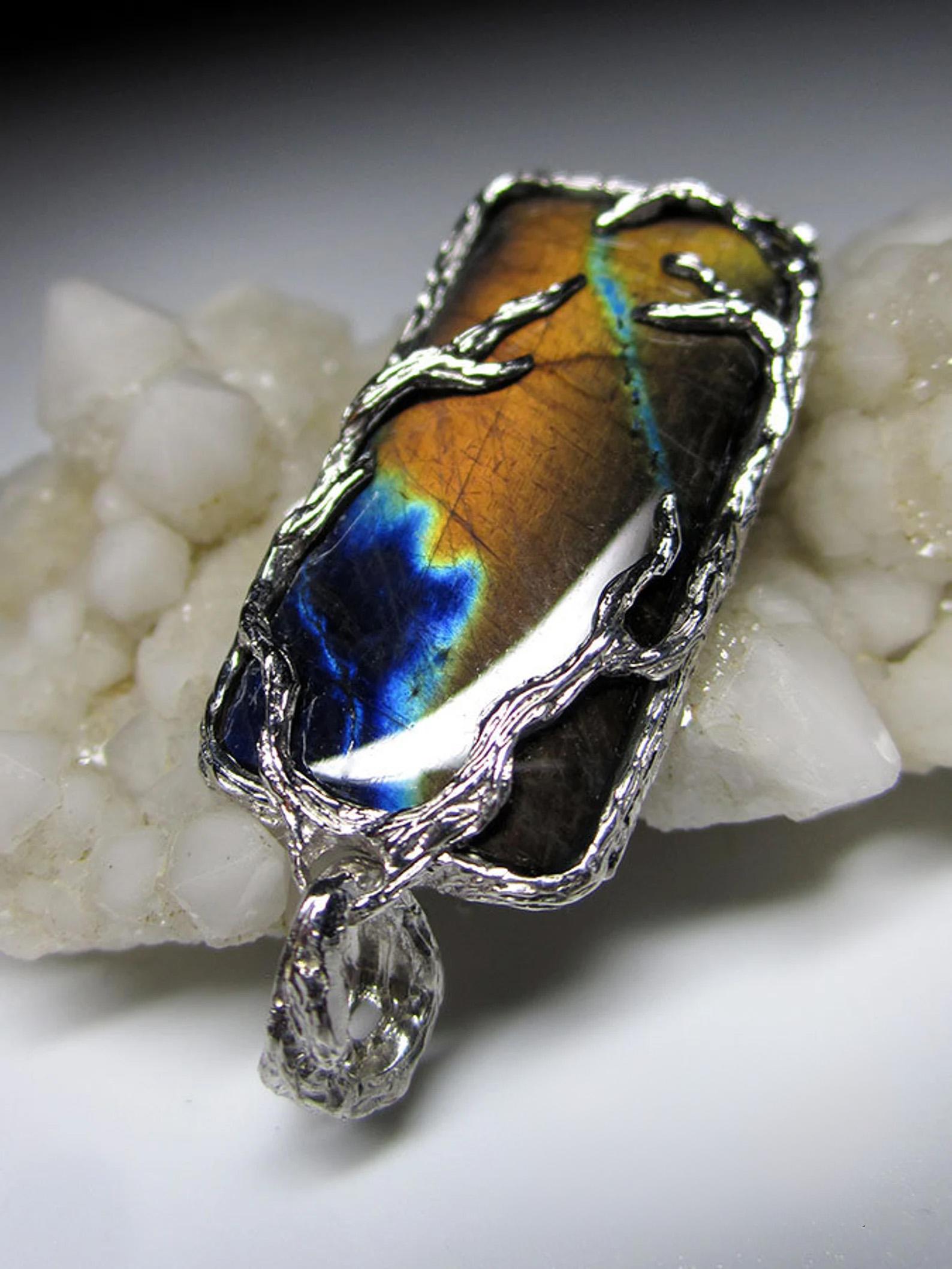 Labradorite Silver Pendant Polychrome Natural Stone gift lotr style vintage mens For Sale 3