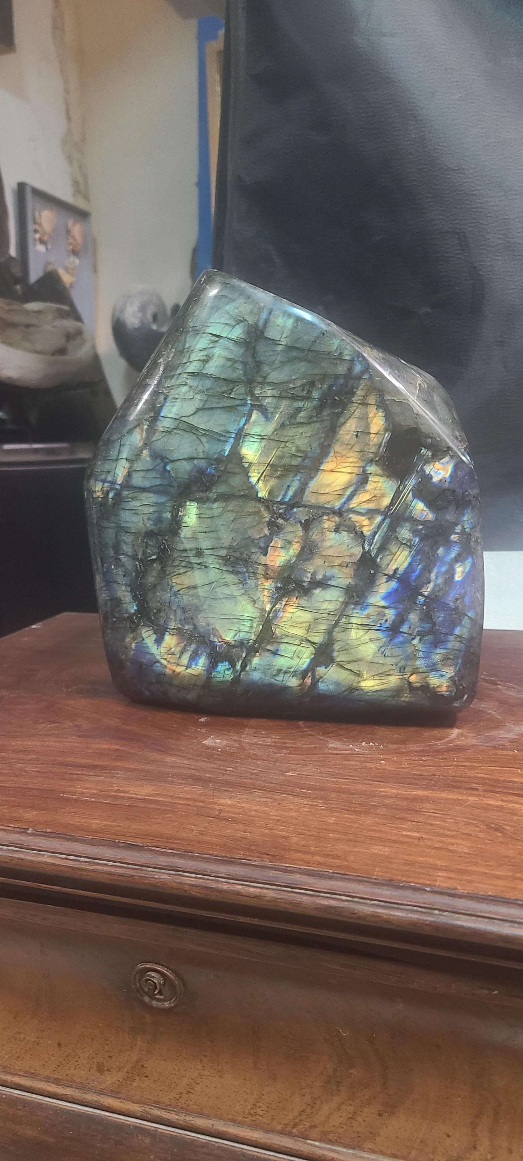 Labradorite, (jaune/bleu/vert/orange) minéral de Madagascar Neuf - En vente à MARSEILLE, FR