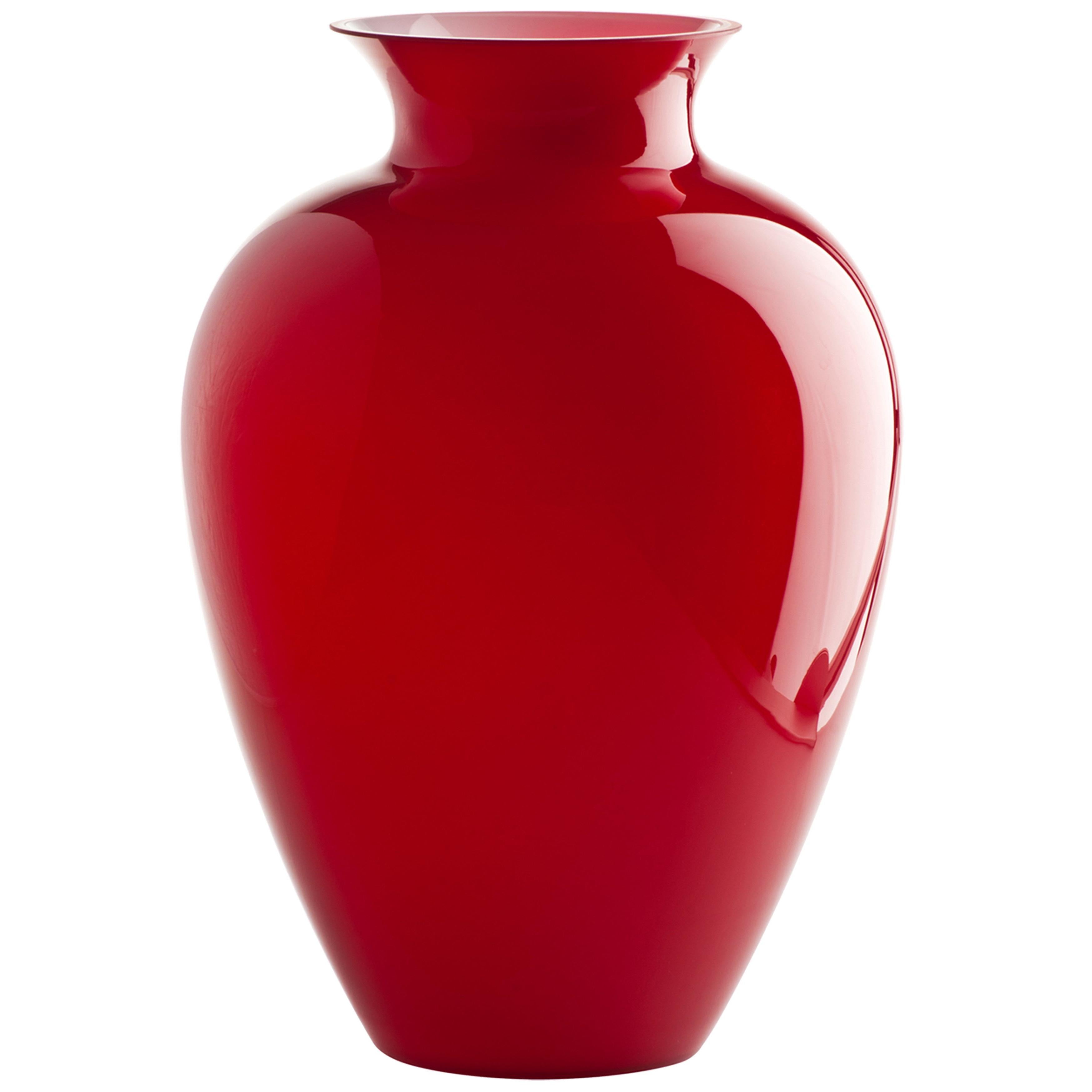 Vase en verre Labuan rouge, blanc laiteux à l'intérieur, par Venini