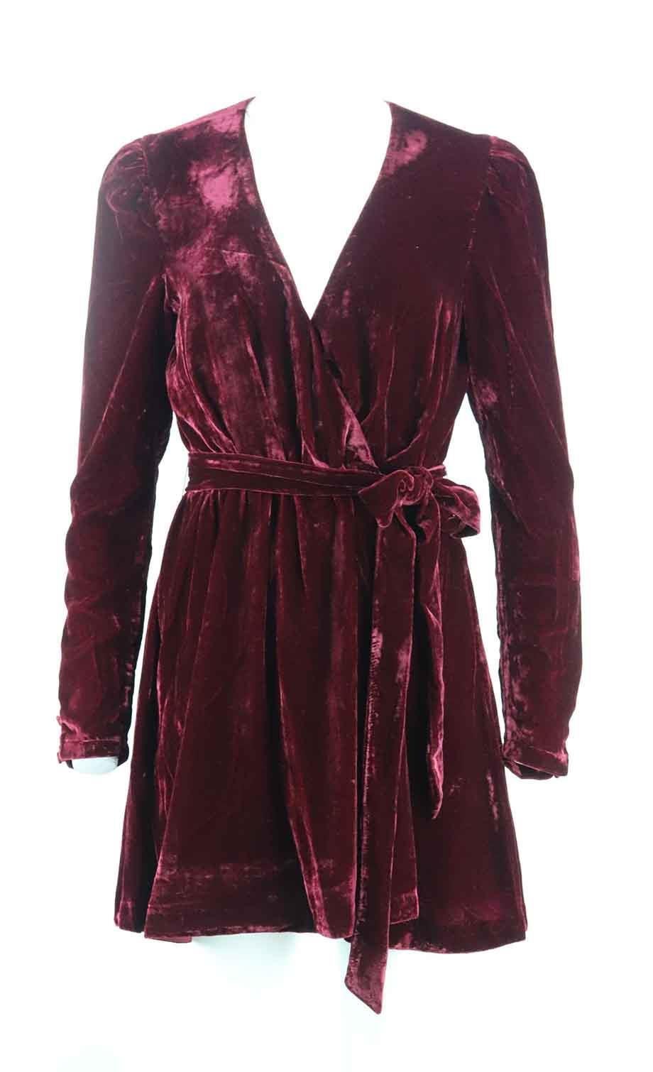 This mini dress by L’Academie is cut from sumptuous velvet, it has romantic blouson sleeves and an A-line skirt and wrap fastening. Red velvet. Tie fastening at front. 80% Nylon, 20% rayon; lining: 100% polyester. Size: Medium (UK 10, US 6, FR 38,