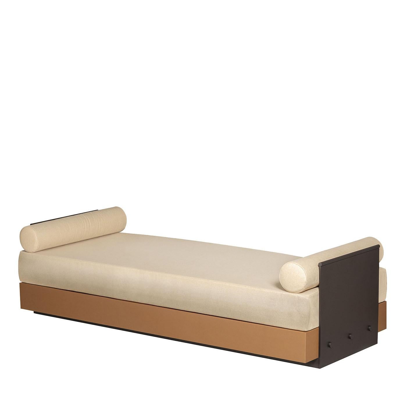 Lacan Daybed by Giobagnara Neuf - En vente à Milan, IT