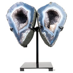 Lace Achat Engelsflügel Geode mit blauen und weißen Bändern
