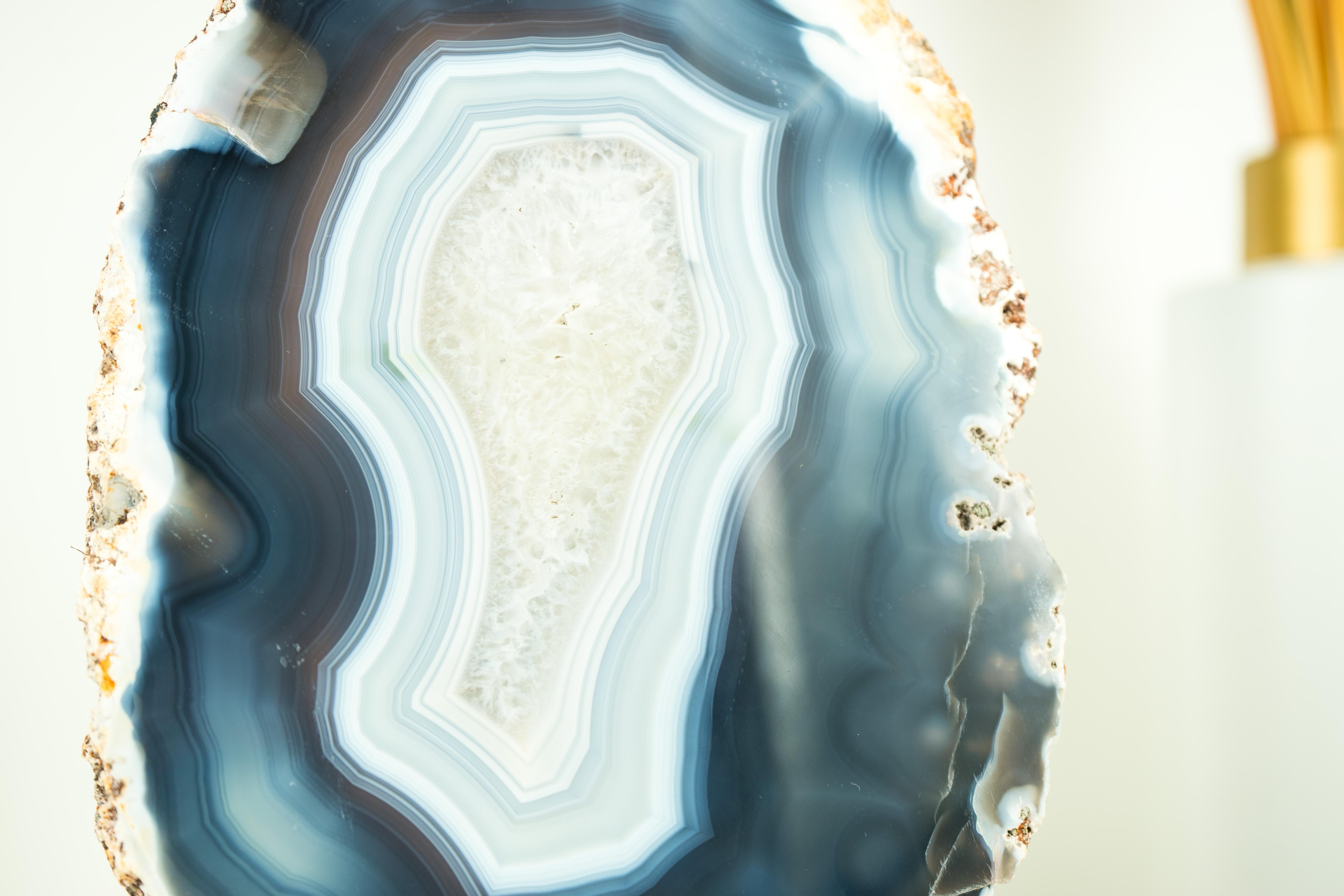 Lace Agate Geode on Stand with Natural Blue Banded Agate - All Natural In New Condition For Sale In Ametista Do Sul, BR