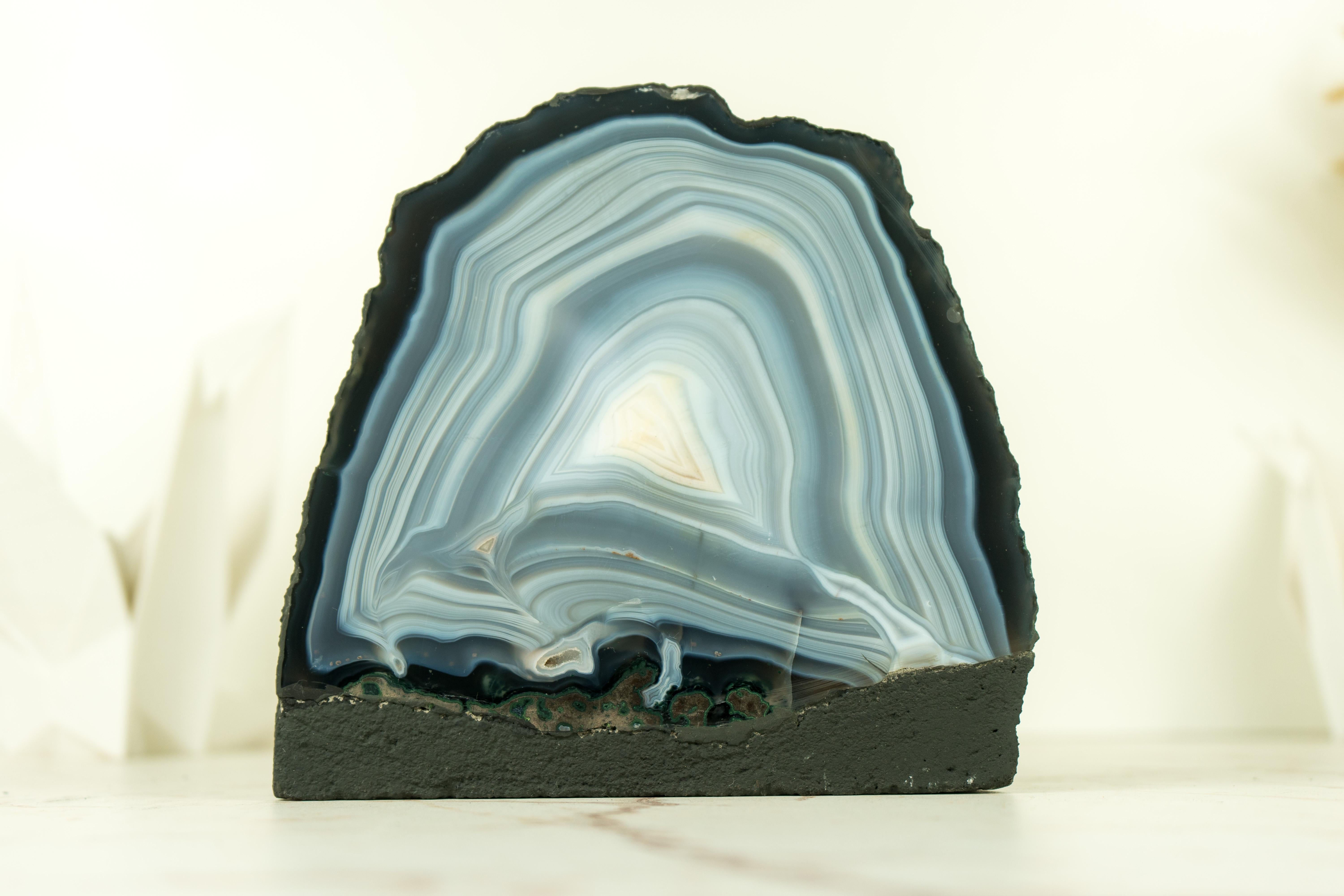 Geode autoportant en dentelle et agate bleue naturelle - Geode en vente 1