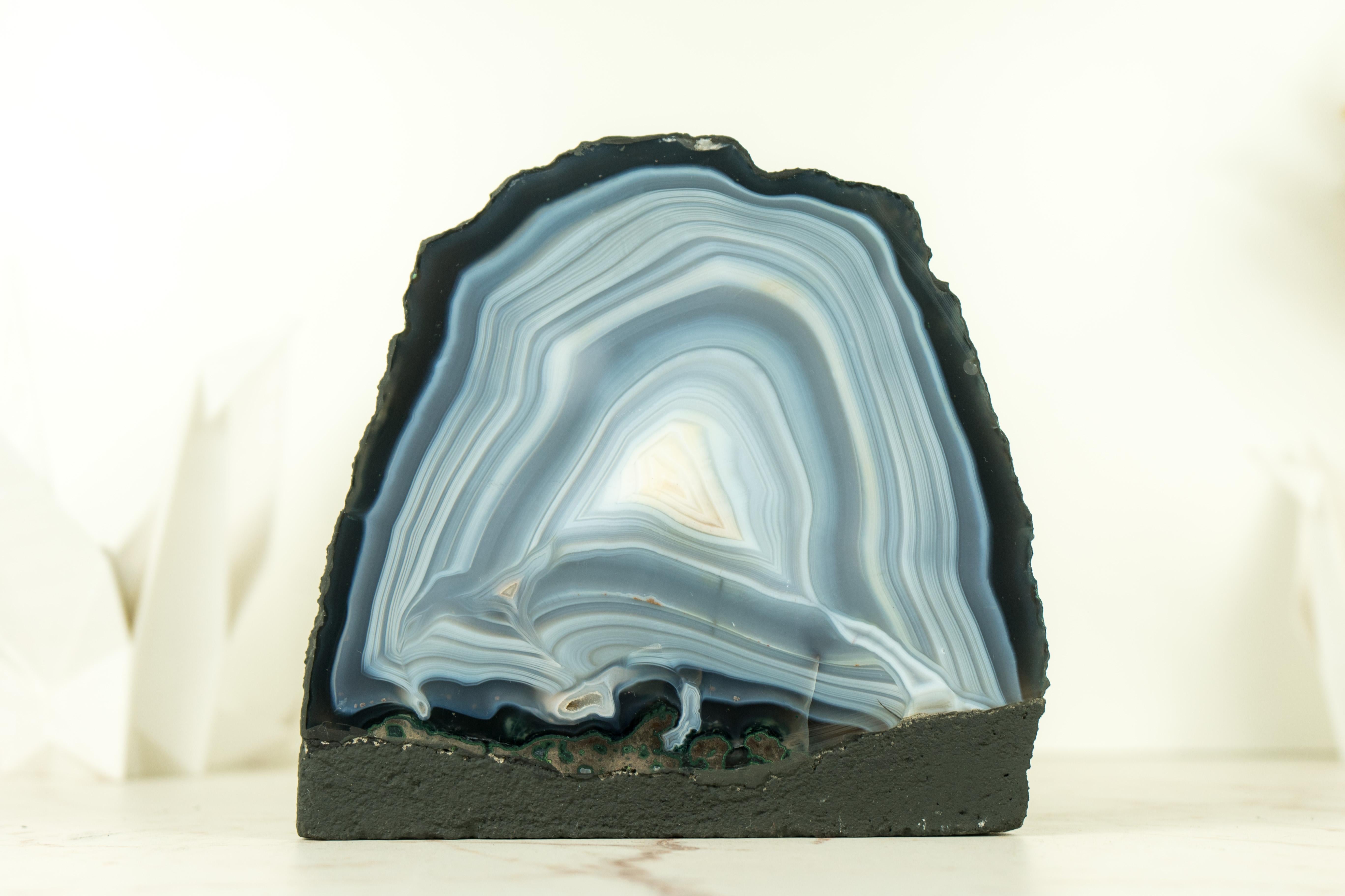 Geode autoportant en dentelle et agate bleue naturelle - Geode en vente 2